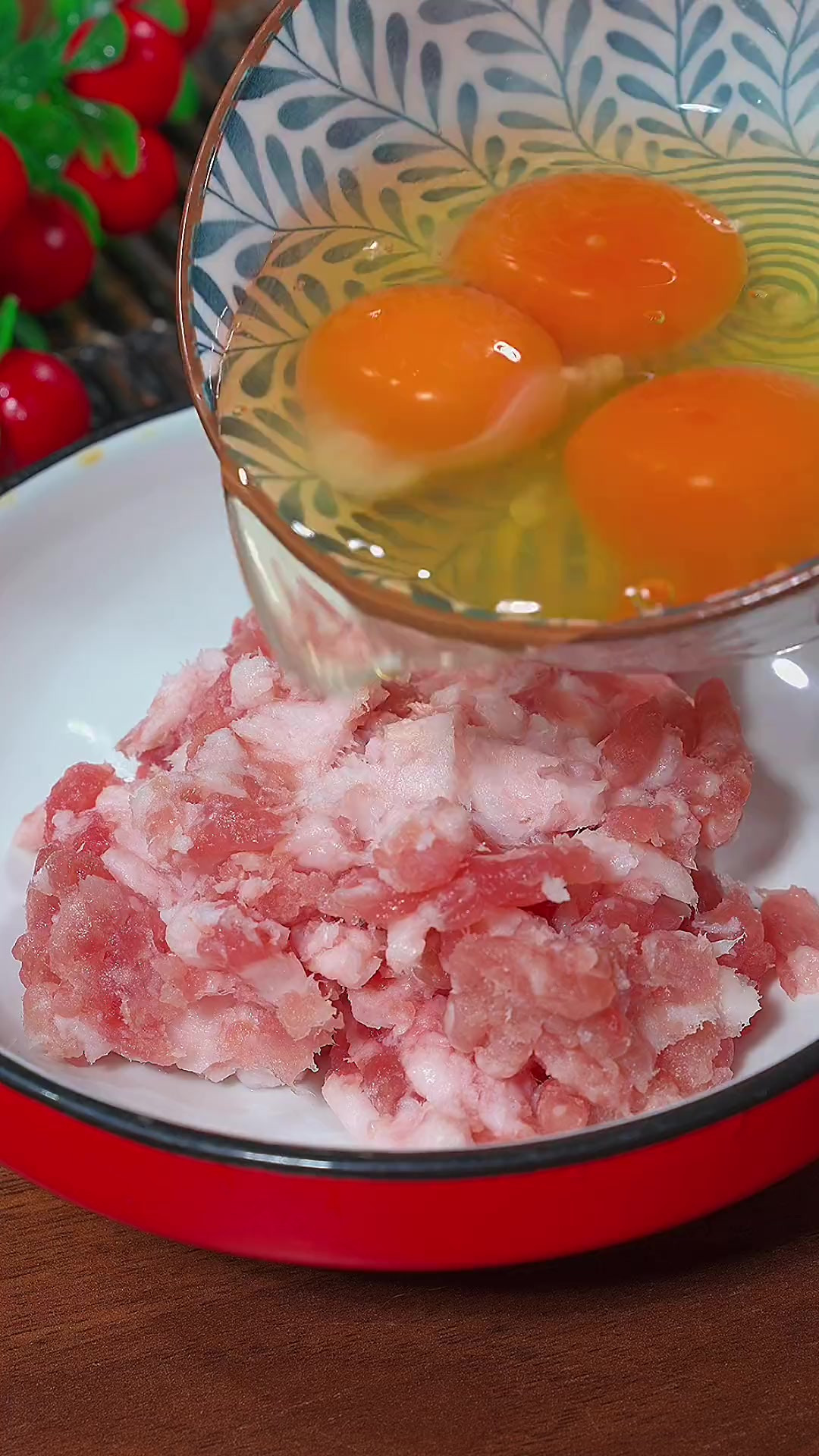 小时候外婆常做的鸡蛋肉饼非常的下饭好吃