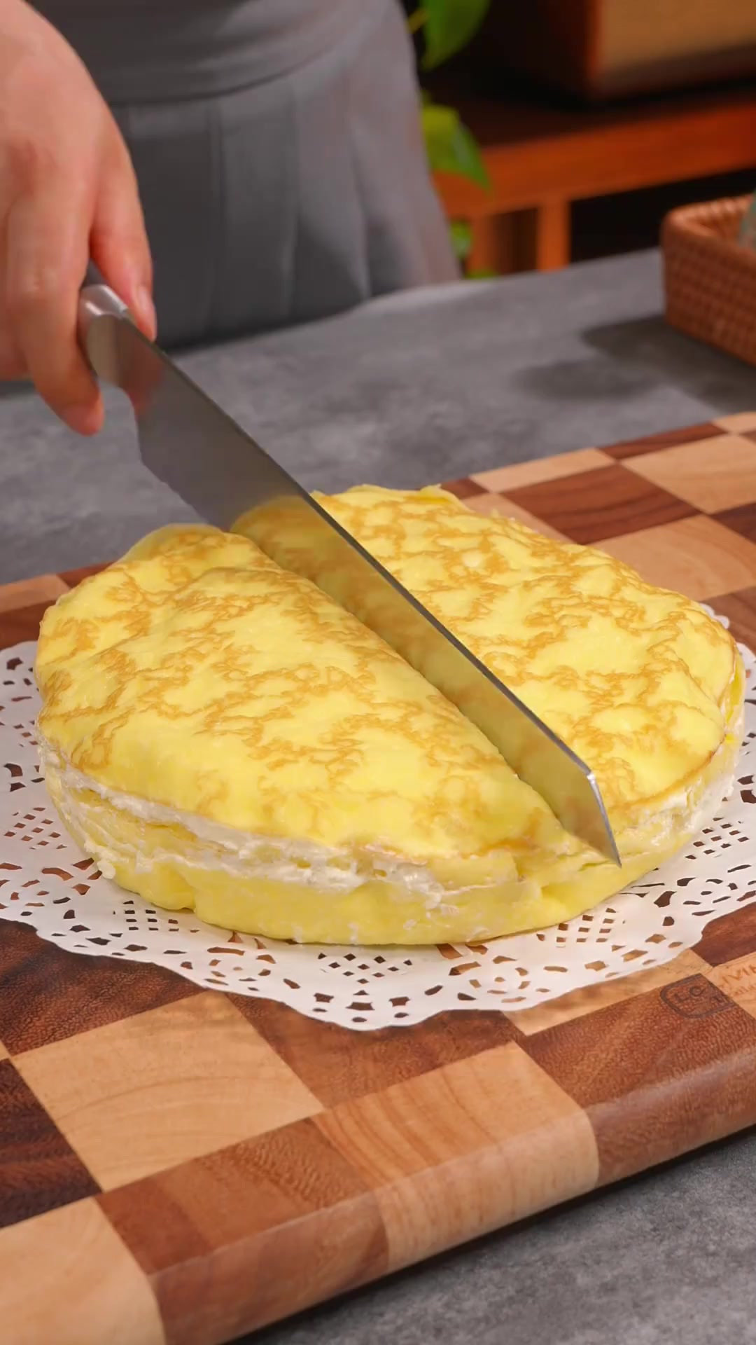 榴莲千层也能在家自由了 一口下去满满的榴莲果肉,越吃越香!