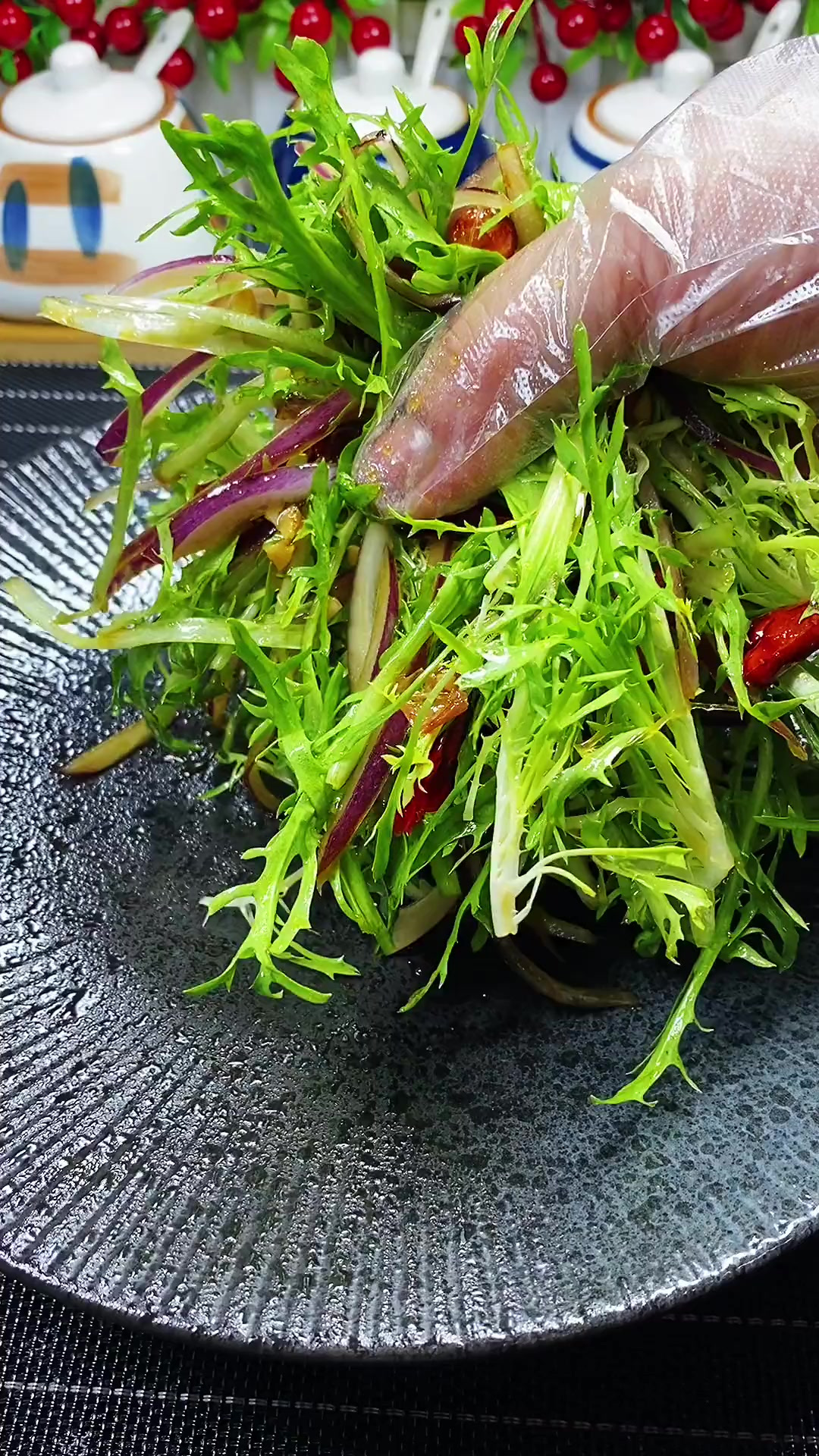 凉拌苦菊的做法，酸辣爽口解油腻，过年必备的小凉菜