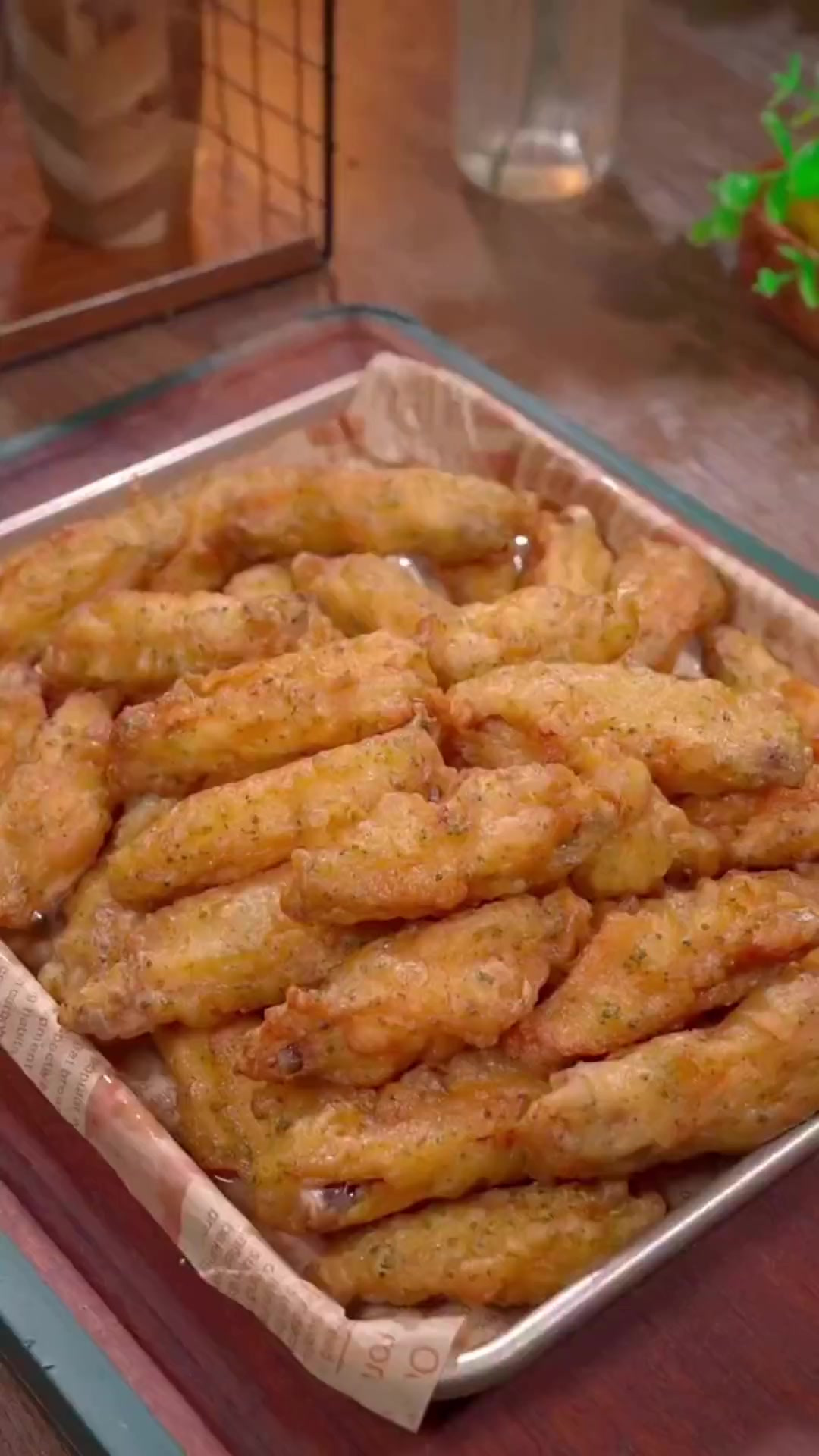 这样做的炸鸡翅咸香酥脆,外酥里嫩,学会了再也不用叫外卖了