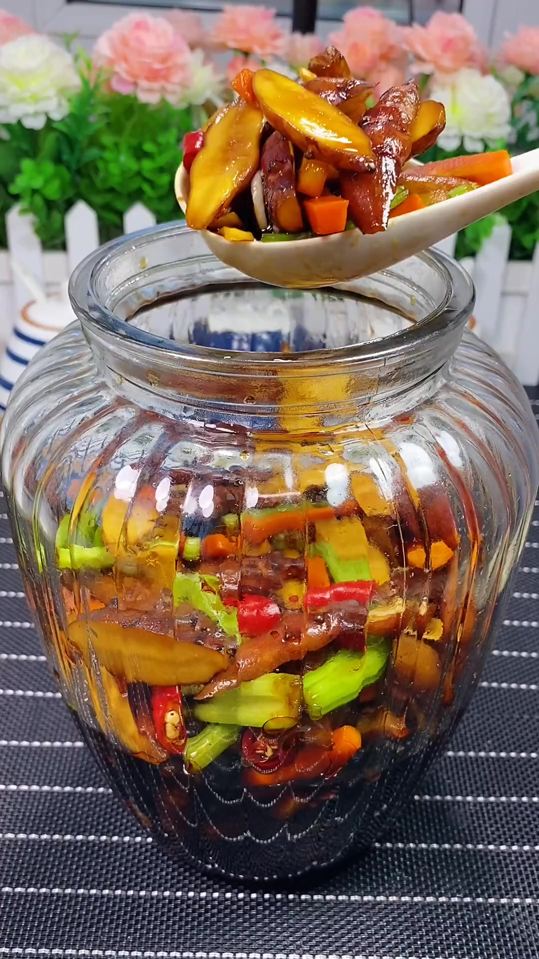 地环咸菜的做法,酸脆爽口,开胃下饭