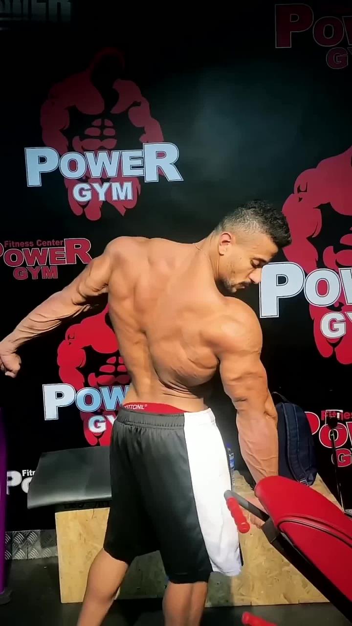 肌肉男的日常!