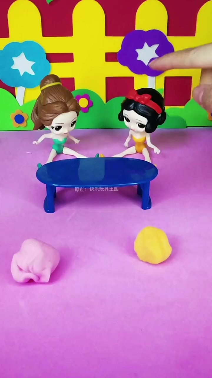 白雪贝儿比赛包饺子白雪公主儿童玩具视频玩具小故事