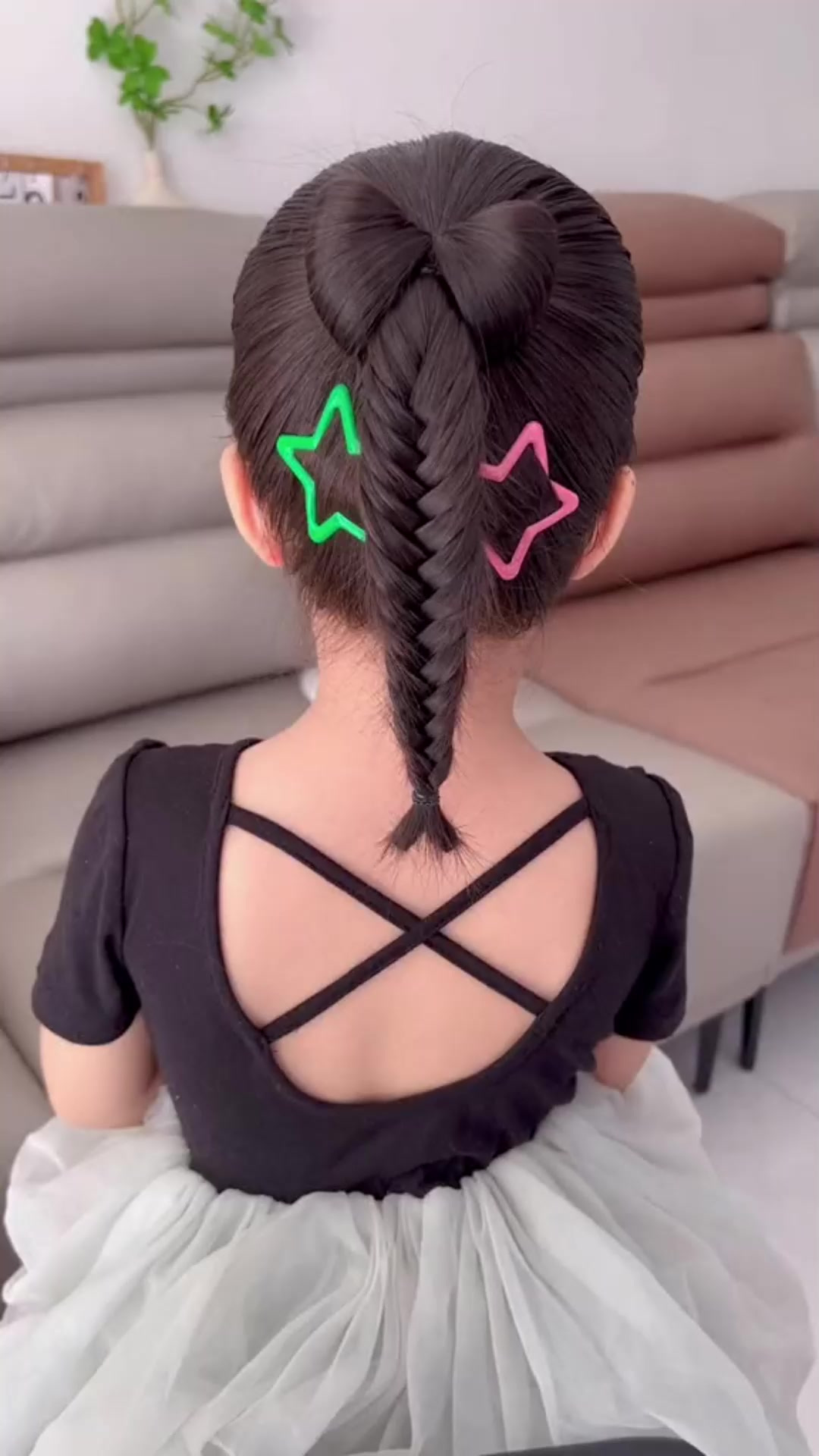 蝴蝶结鱼骨马尾辫,简单又好看,女儿的马尾再也不单调啦～