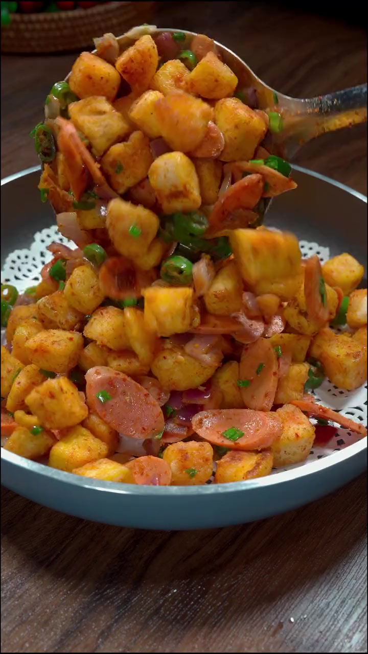 家里吃剩的馒头做成炒馒头块，外酥里嫩，简单又好吃