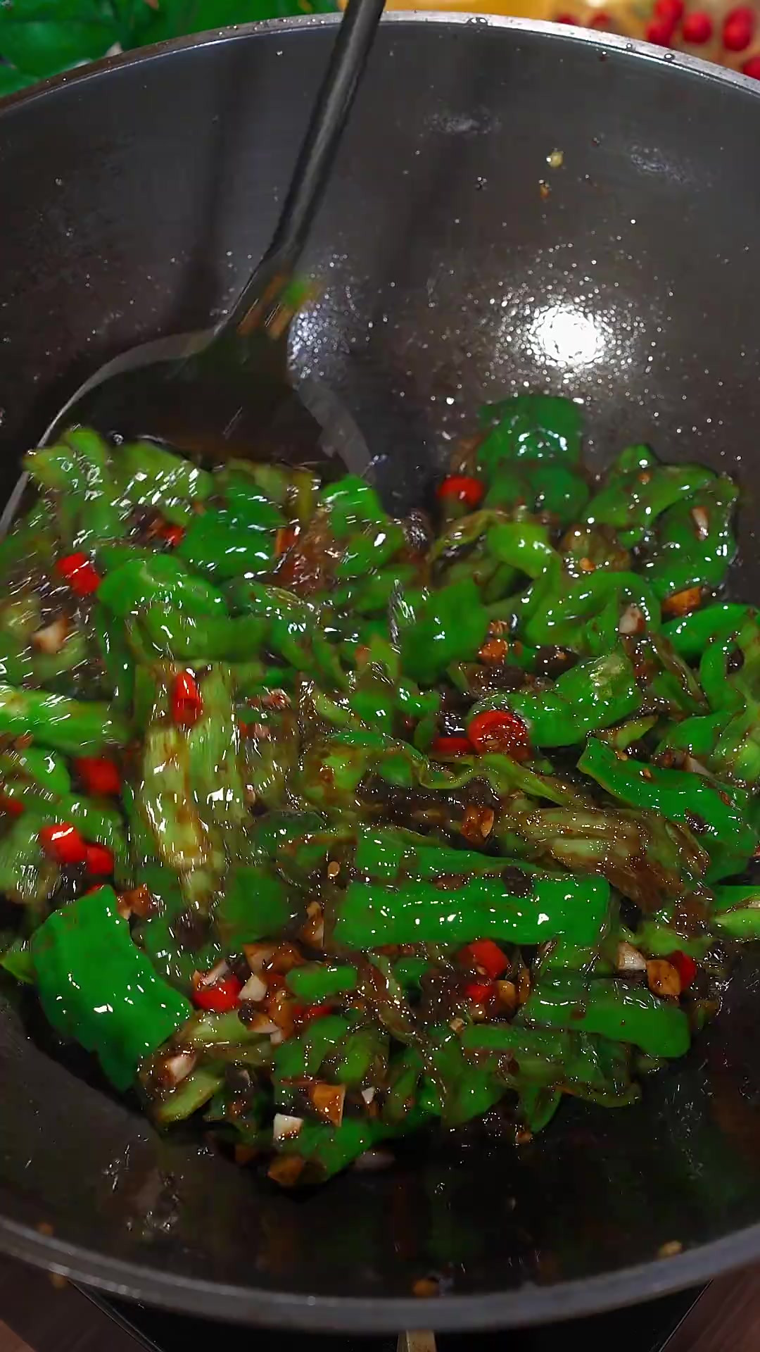 这个爆炒辣椒，香辣入味，好吃下饭