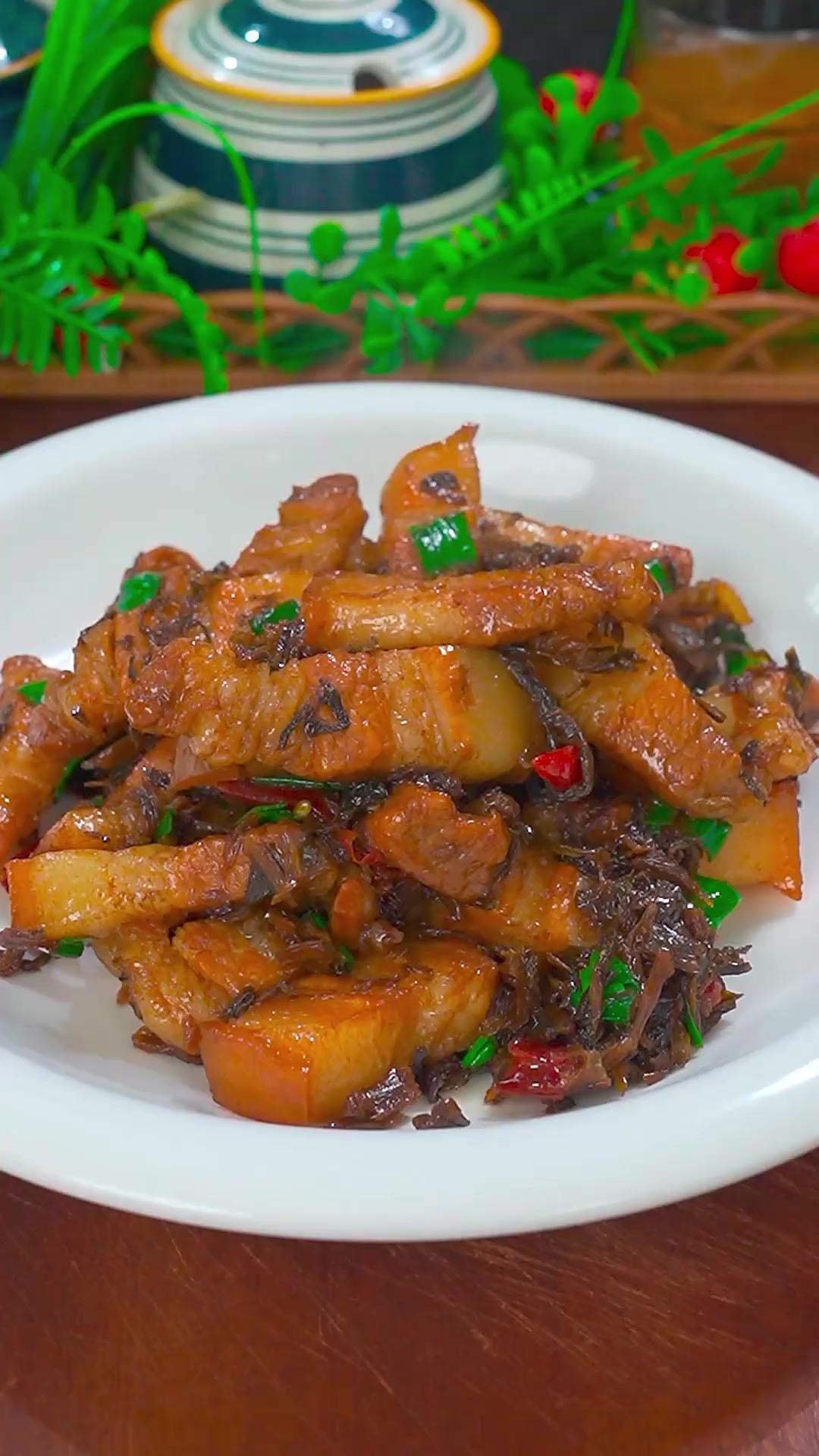 想吃梅菜扣肉但是嫌麻烦的，你就像我这样做个梅干菜烧肉，跟扣肉