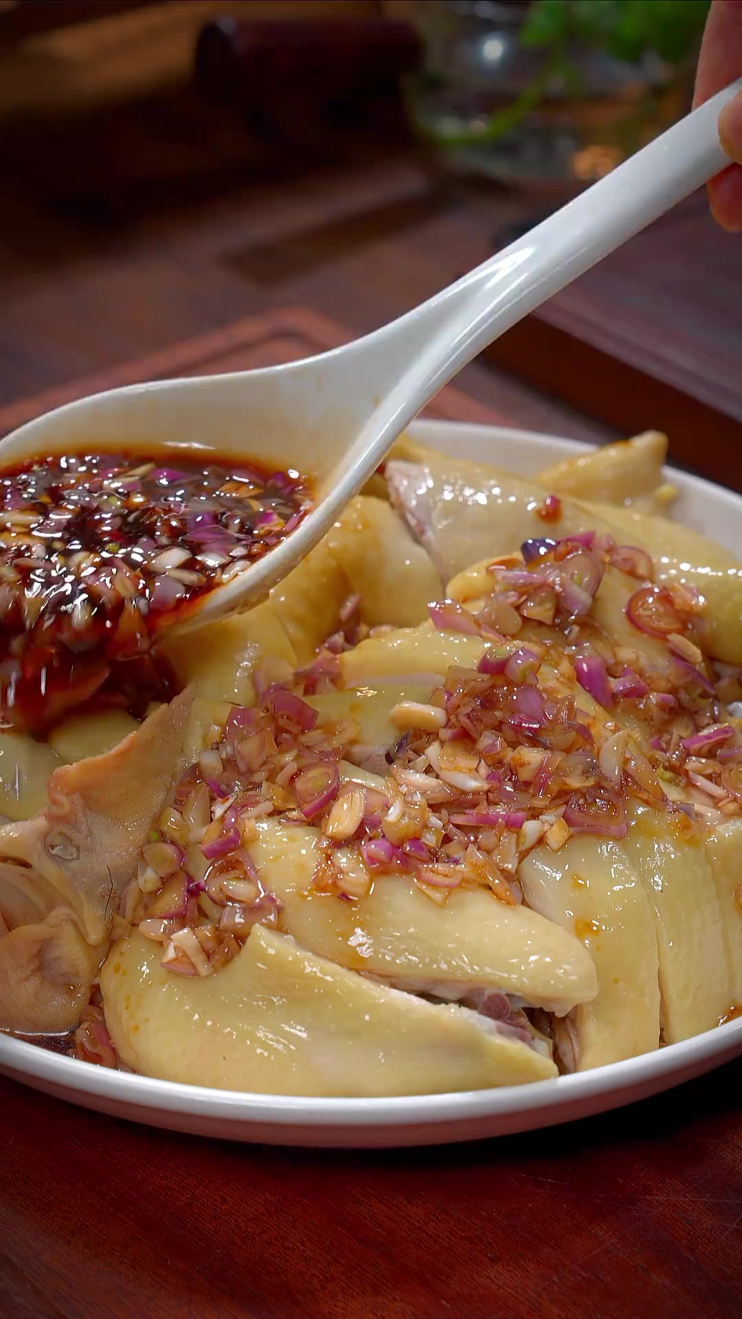 快过年了，快试试这个红葱头淋鸡吧，好吃寓意又好，招待亲朋好友