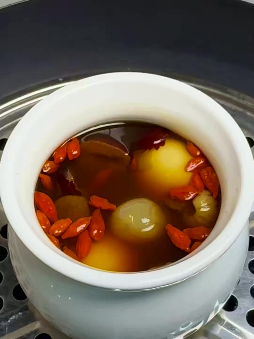 这碗当归桂圆红枣鸡蛋汤真的太绝了!8 颗红枣喝出好气色