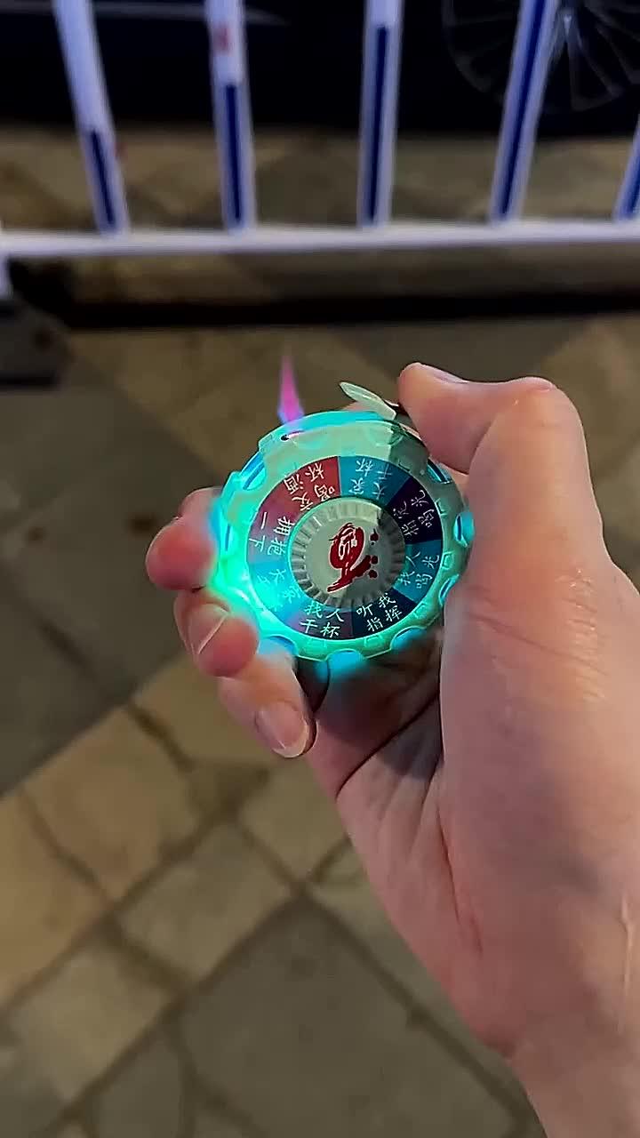 没人知道这个是火鸡,再也不会被顺走了吧~ 有男生会拒绝这个玩具吗 玩个很新的东西 打