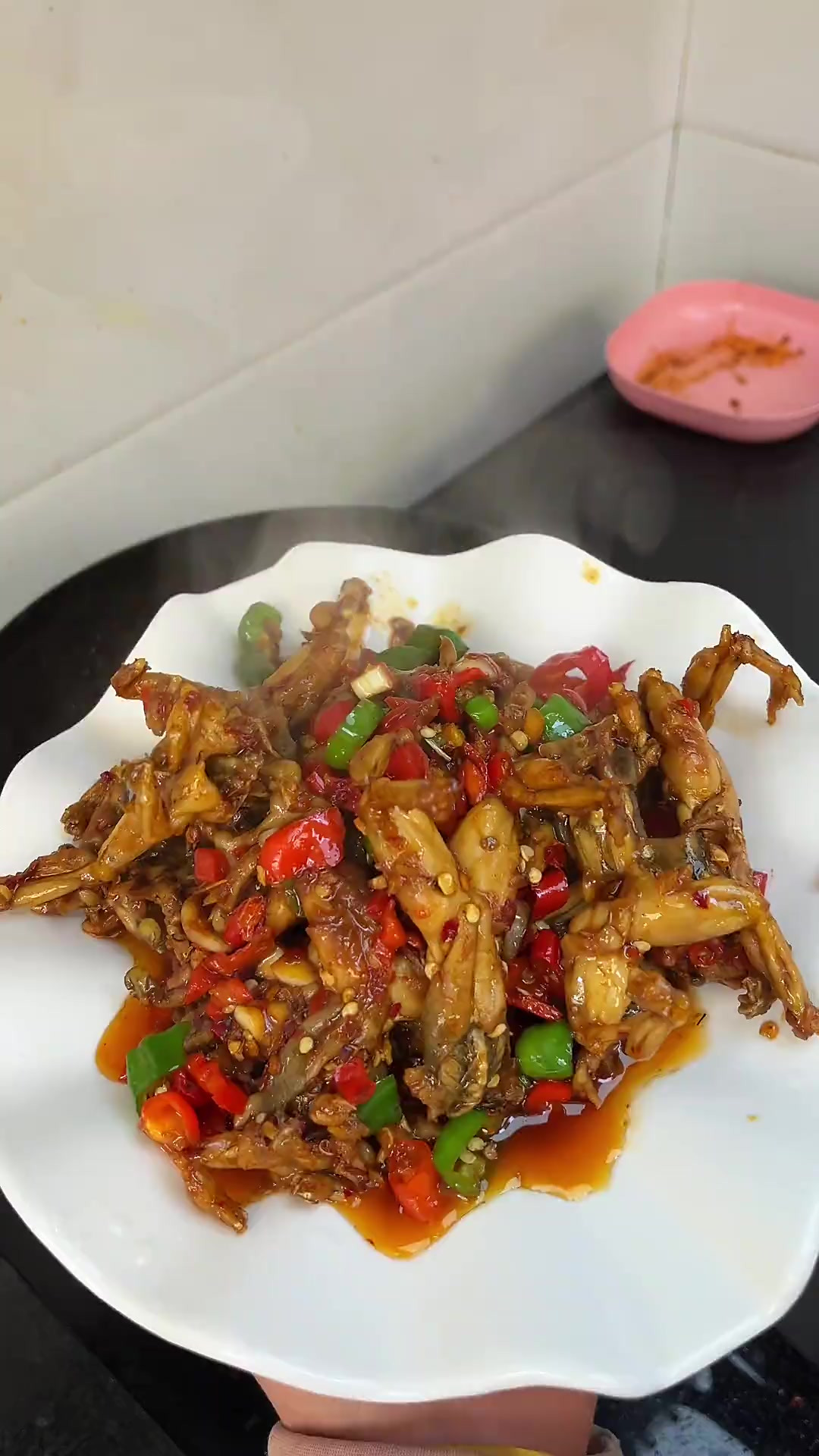 爆炒田鸡这样做,肉质鲜嫩入味,又香又辣,吃得过瘾