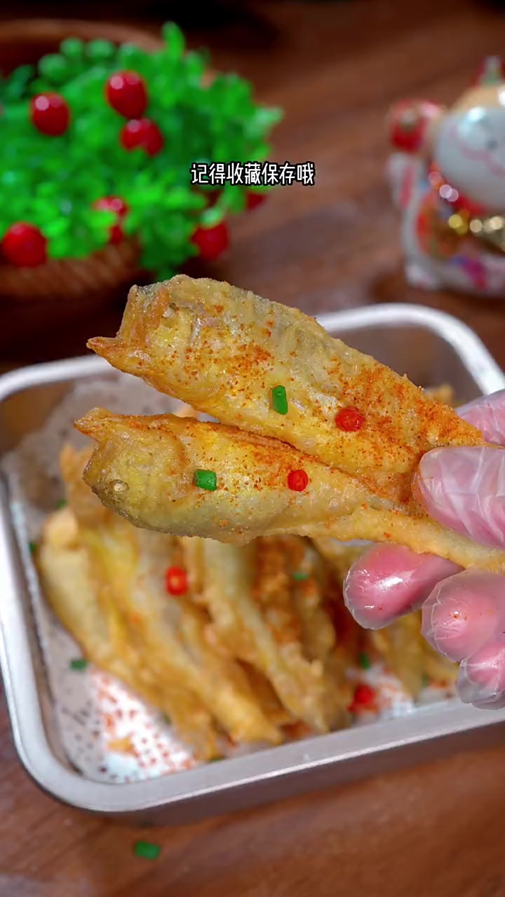 这样做的脆炸小黄鱼，外酥里嫩，放凉了也不回软，越吃越想吃，真