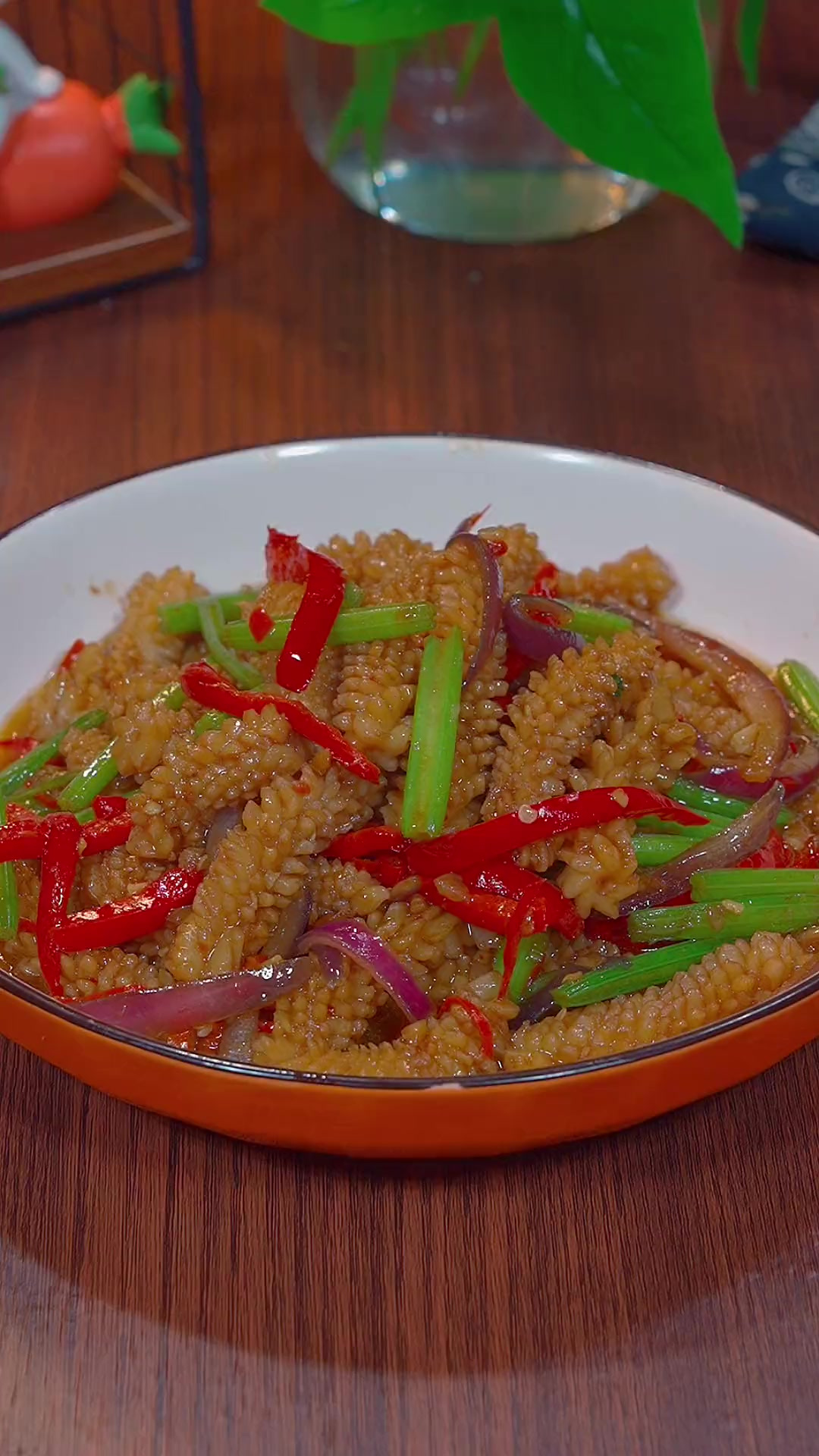年夜饭第四十道菜《爆炒鱿鱼花》脆嫩鲜香,好吃又下饭