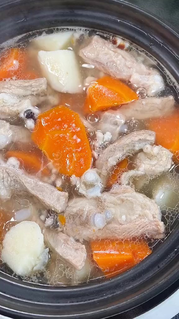 为爱的人做一道山药芡实排骨汤 营养又简单 瞬间可以喝三碗