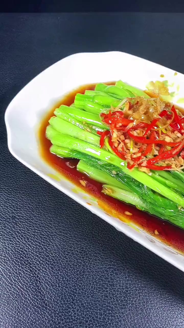 白灼菜心怎么做翠绿不变色,而且味道超赞呢,其实方法很简单