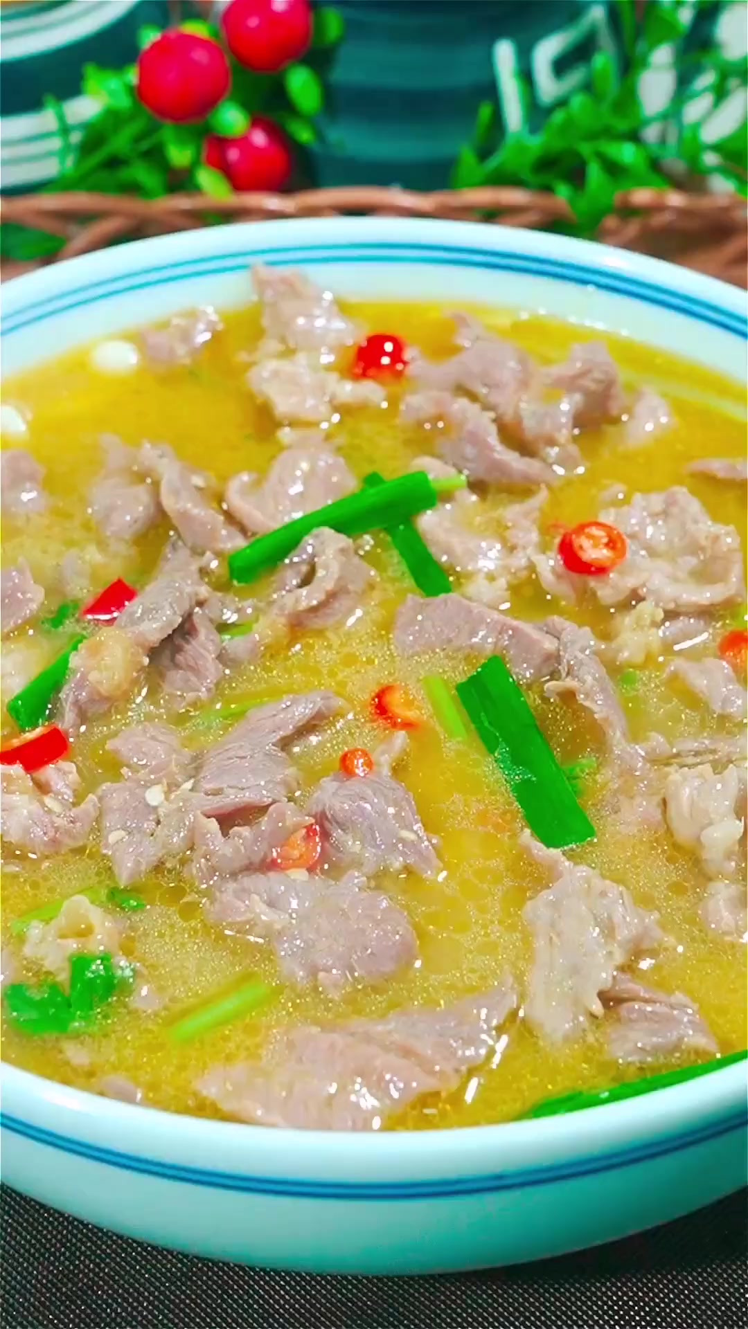 牛肉买回来不知道怎么做，可以试试这样的做法，酸酸辣辣特别开胃