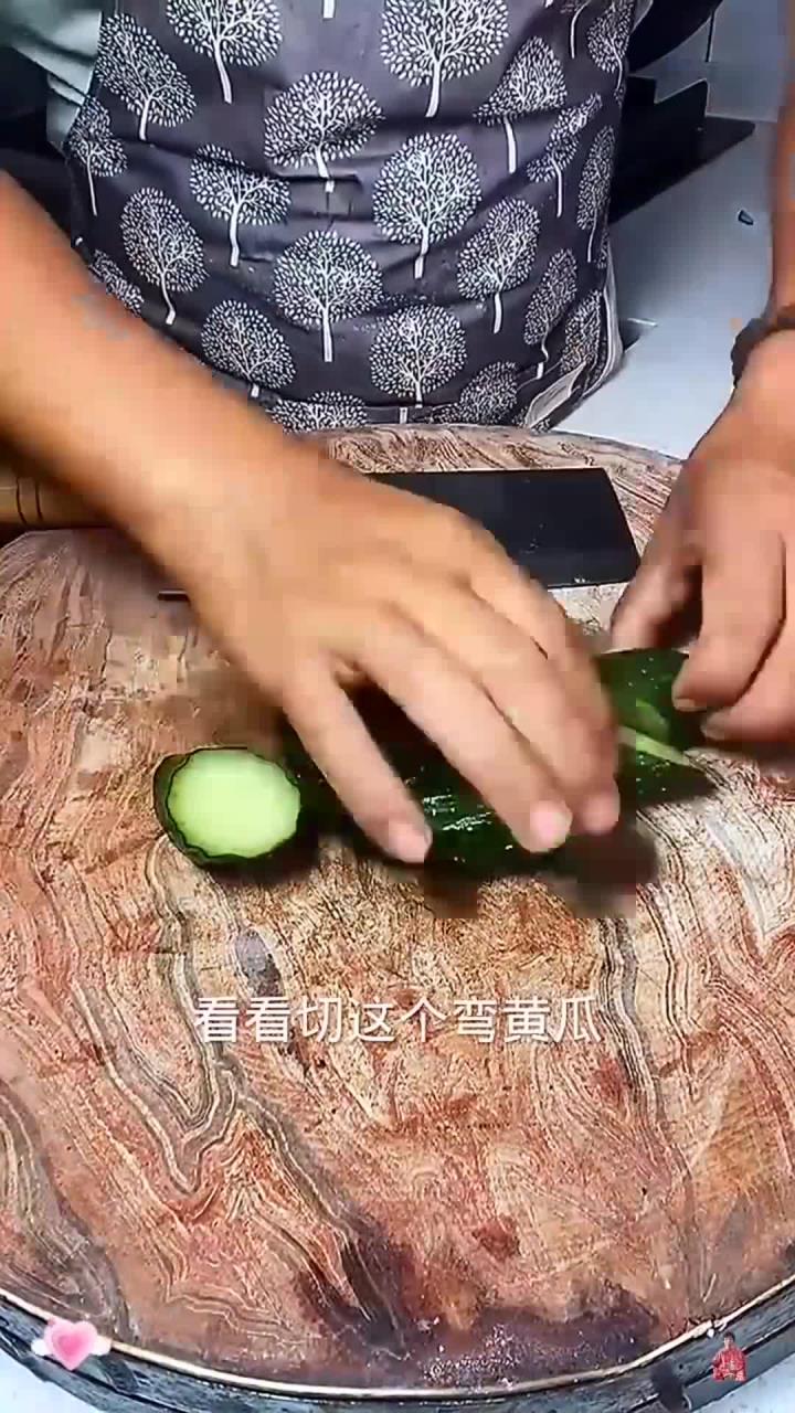 这厨师切菜可有招了