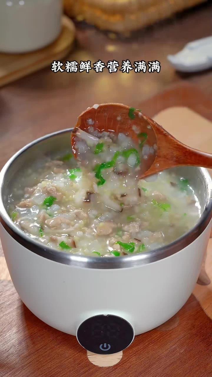 冬吃萝卜，来一碗白萝卜香菇瘦肉粥吧，鲜香美味又营养