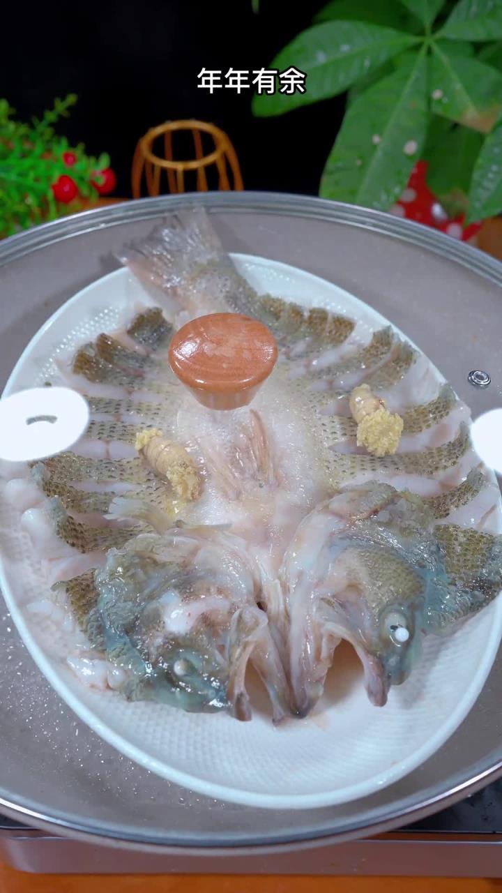 年夜饭必不可少的清蒸鱼，学会我这个做法又鲜又嫩太好吃了