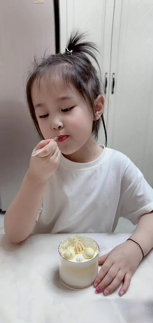 吃最甜的蛋糕,说最扎心的话萌娃搞笑
