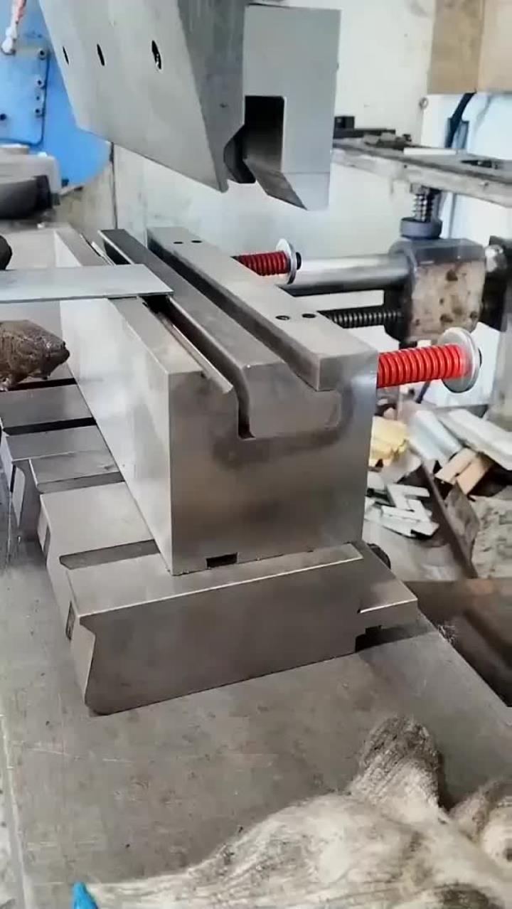 这模具终于设计出来了,看看做出来的这形状还是很不错的