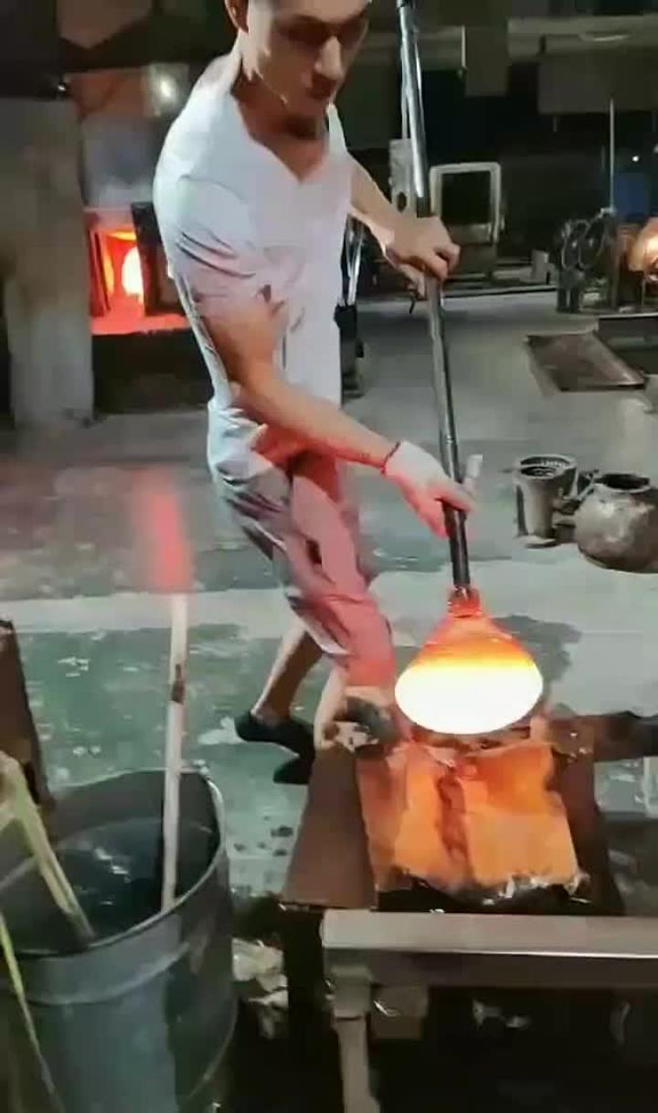 透明玻璃灯罩就是这样制作出来的