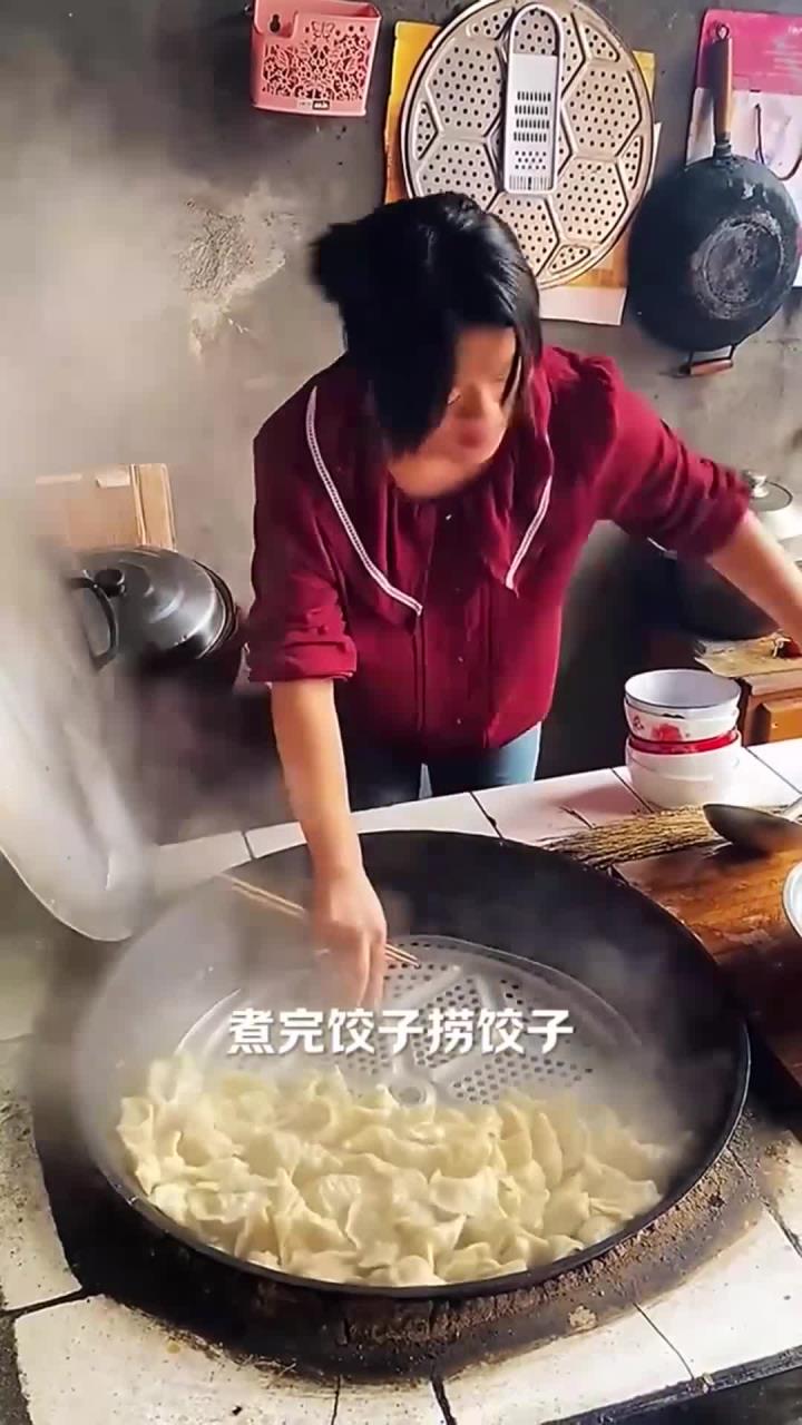 新包的饺子出锅了看看怎么样