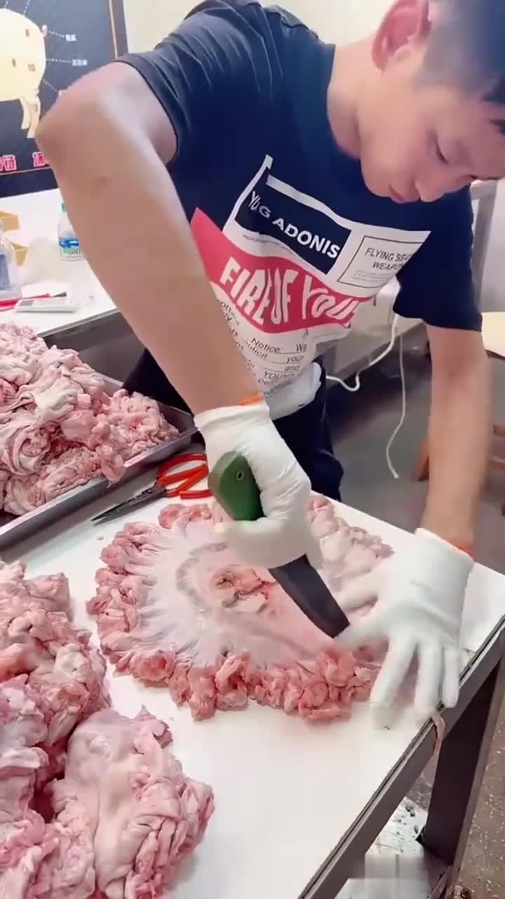 鸡冠子油炸之前一定要把这块淋巴去掉