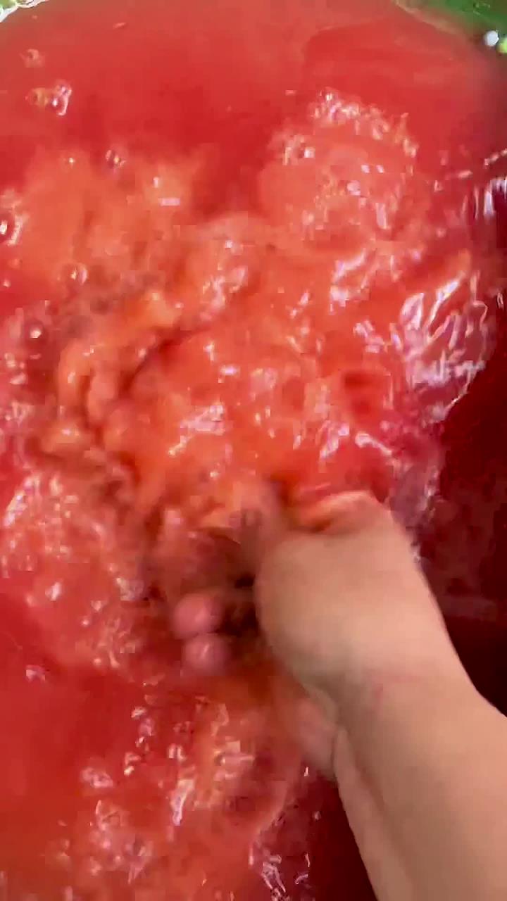 猜猜今天的小鳄鱼是什么颜色的