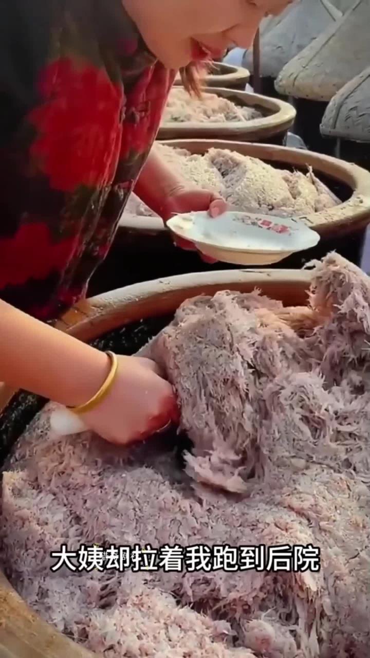 去老姨家走亲戚，没想到她用“橡皮泥”招待客人