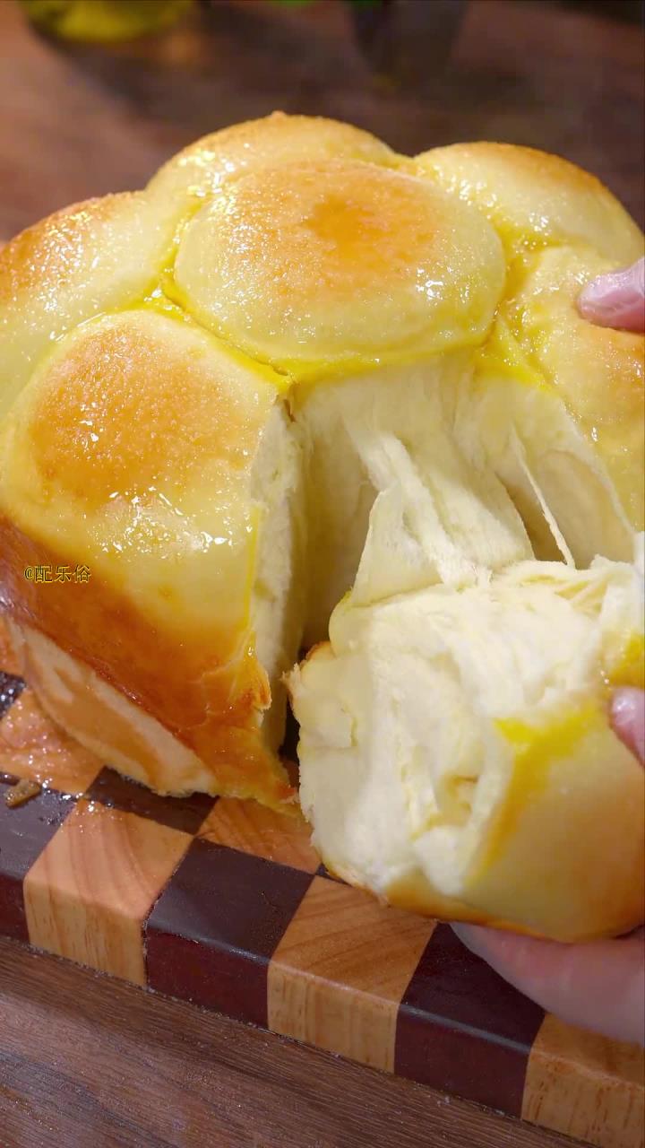家庭自制面包程:有面粉就能实现,快一动手吧蒸面包面包