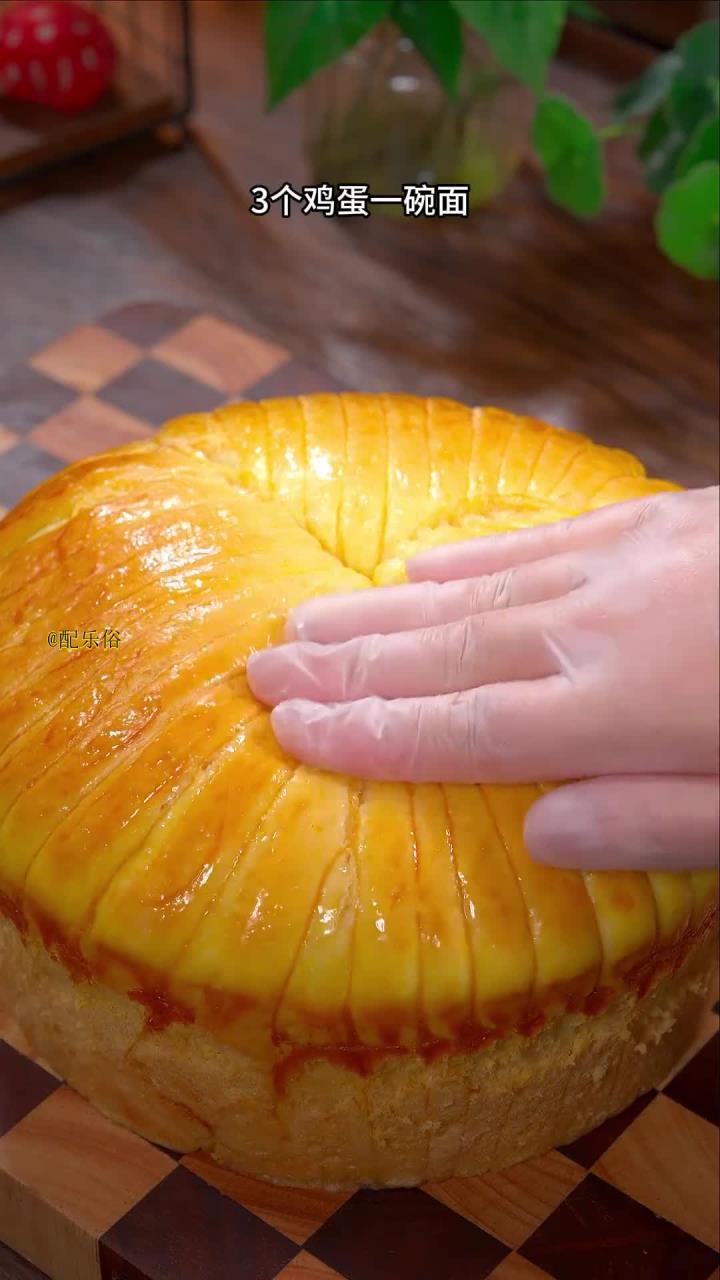 意想不到只需三个鸡蛋和一碗普通面粉,做出蓬软绵的味面包,比蒸馒头还简单面包花样面