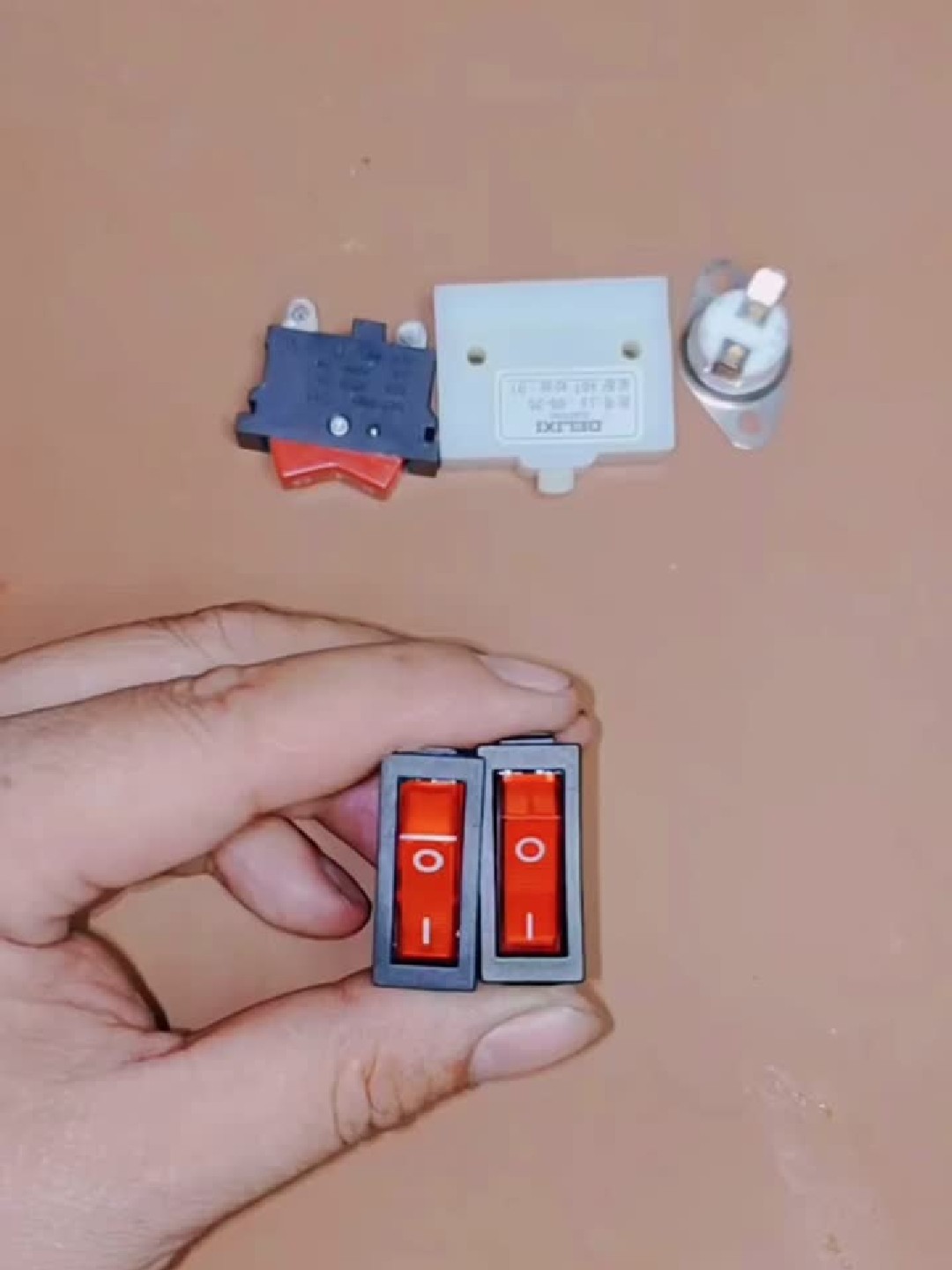 船型开关正确接线方法