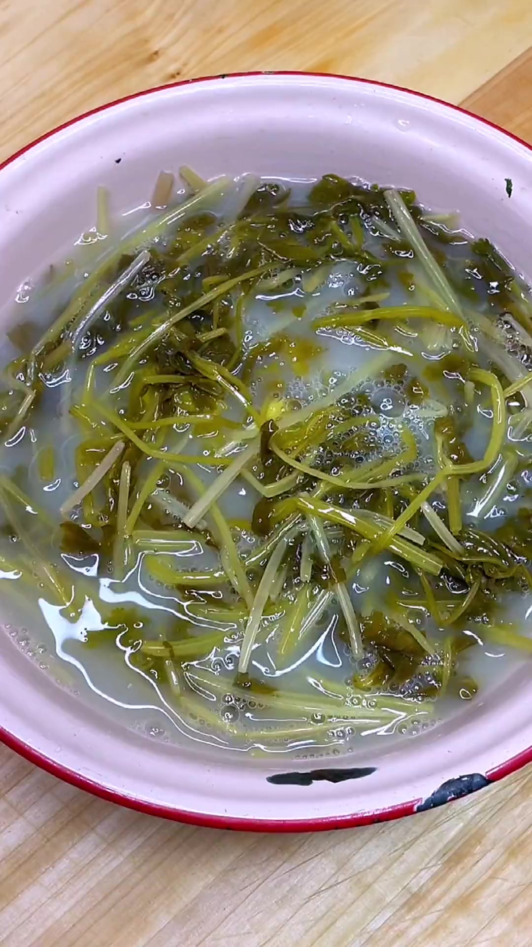 浆水菜就洋芋糊汤你有多久没吃了？满满的儿时回忆！