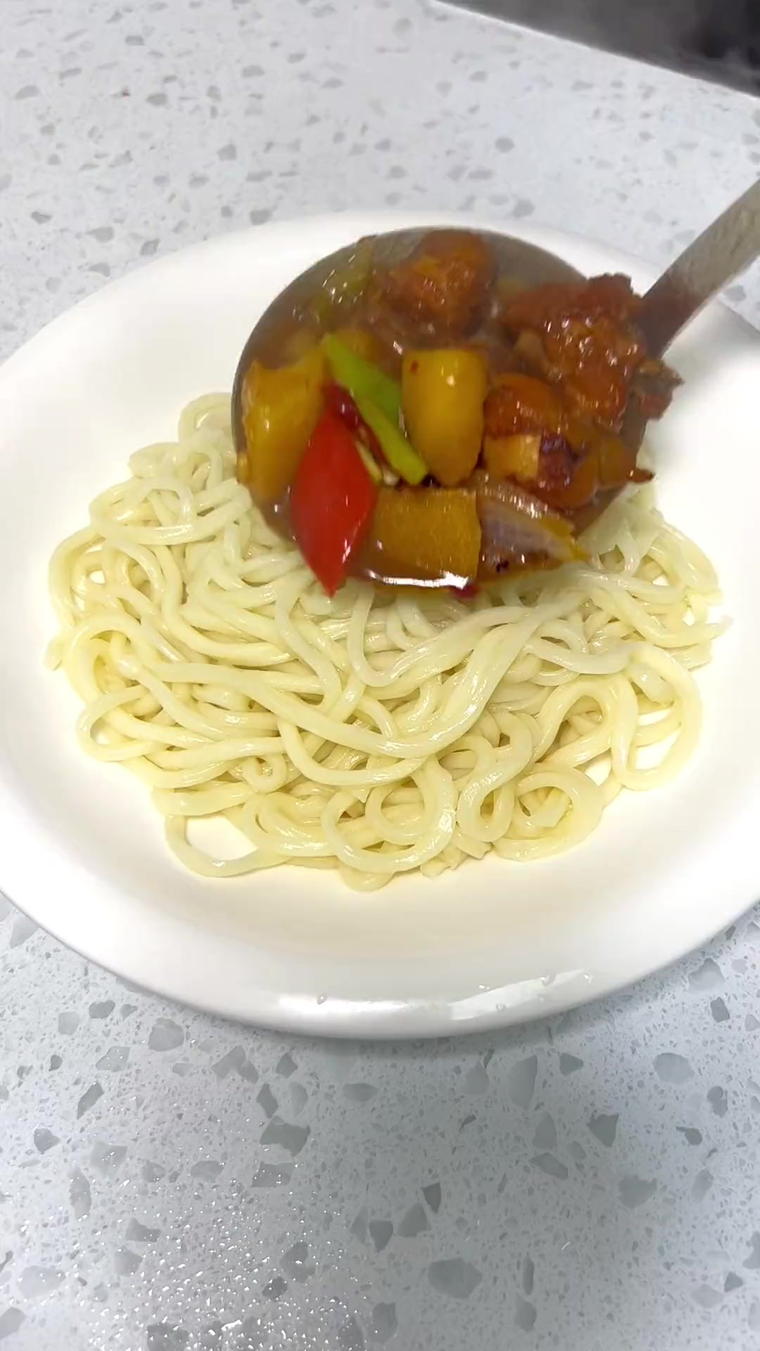 香辣入味，做法简单的大盘鸡拌面有没有喜欢的，做法简单还好吃