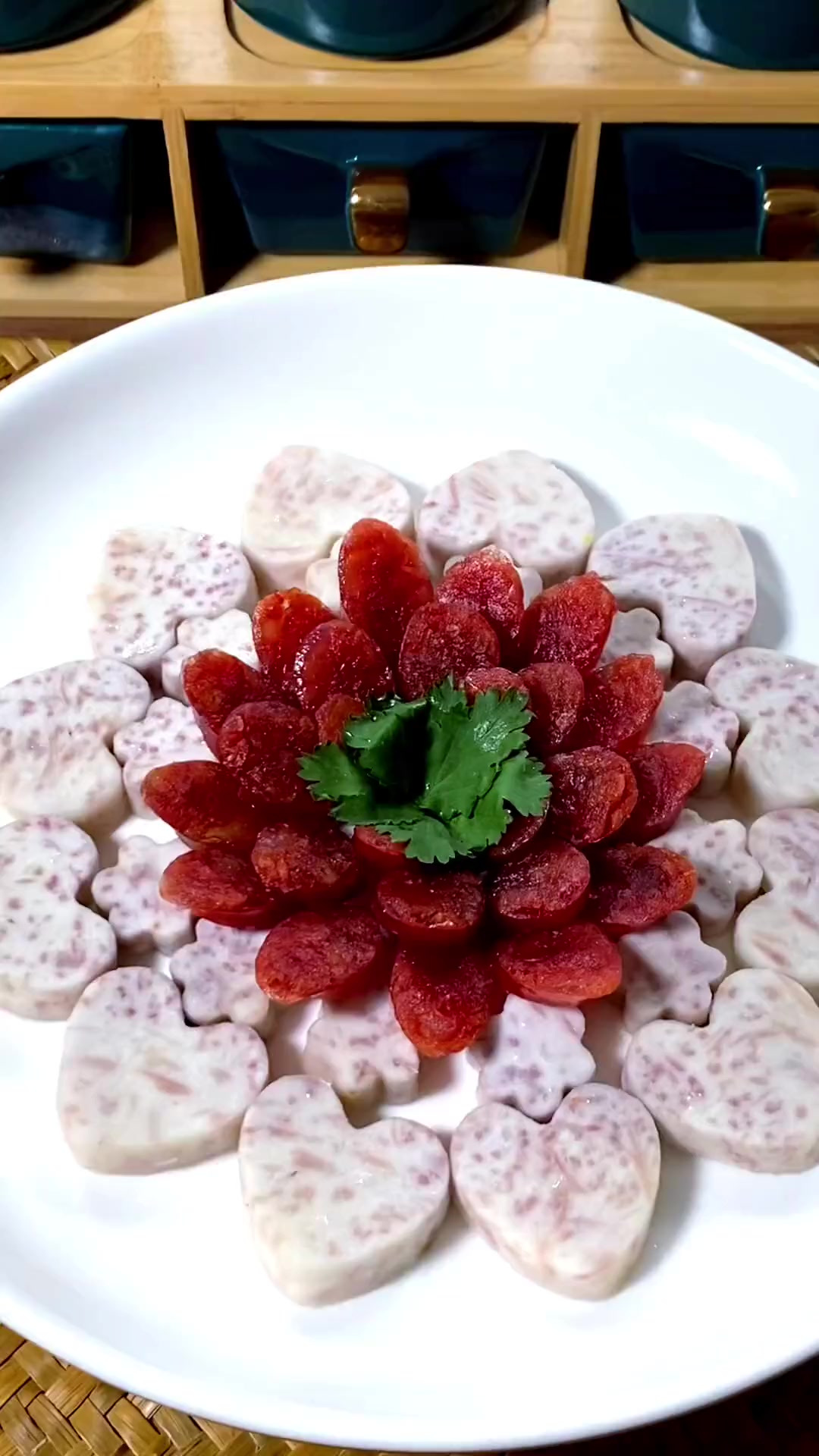 年夜饭第二十一道菜 腊肠蒸香芋 寓意来年遇见美好