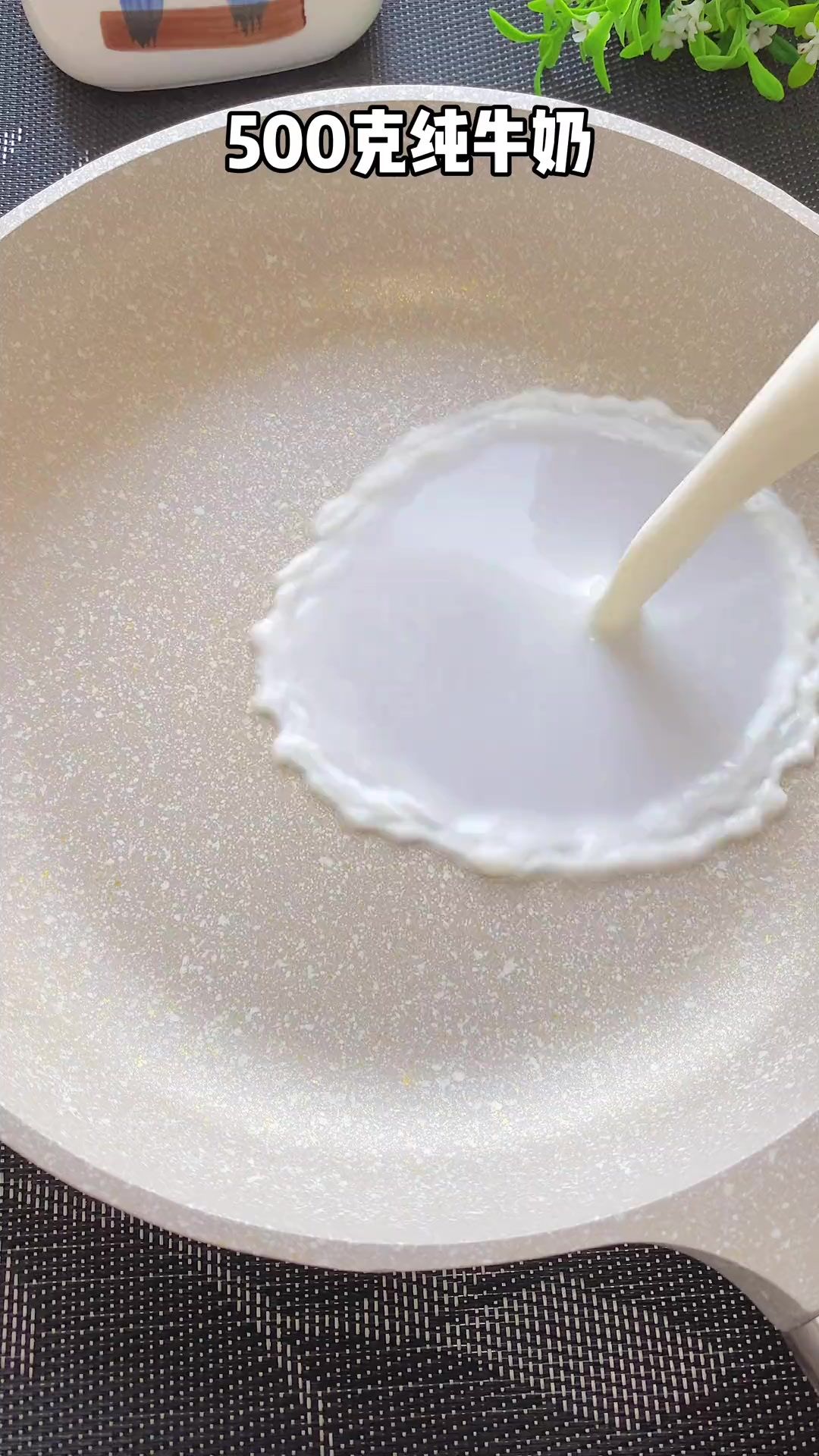 果然没有骗我,小布丁雪糕自己在家就能做,宝宝超爱吃