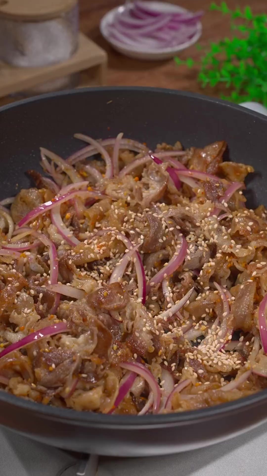 下次你老公想吃烤羊肉，你在家就这么做，比烧烤摊的还好吃！