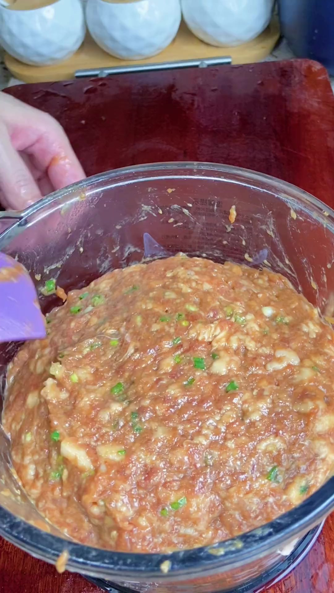小笼包肉馅这样调,鲜嫩又多汁,做出来的孩子一口气可以吃10个