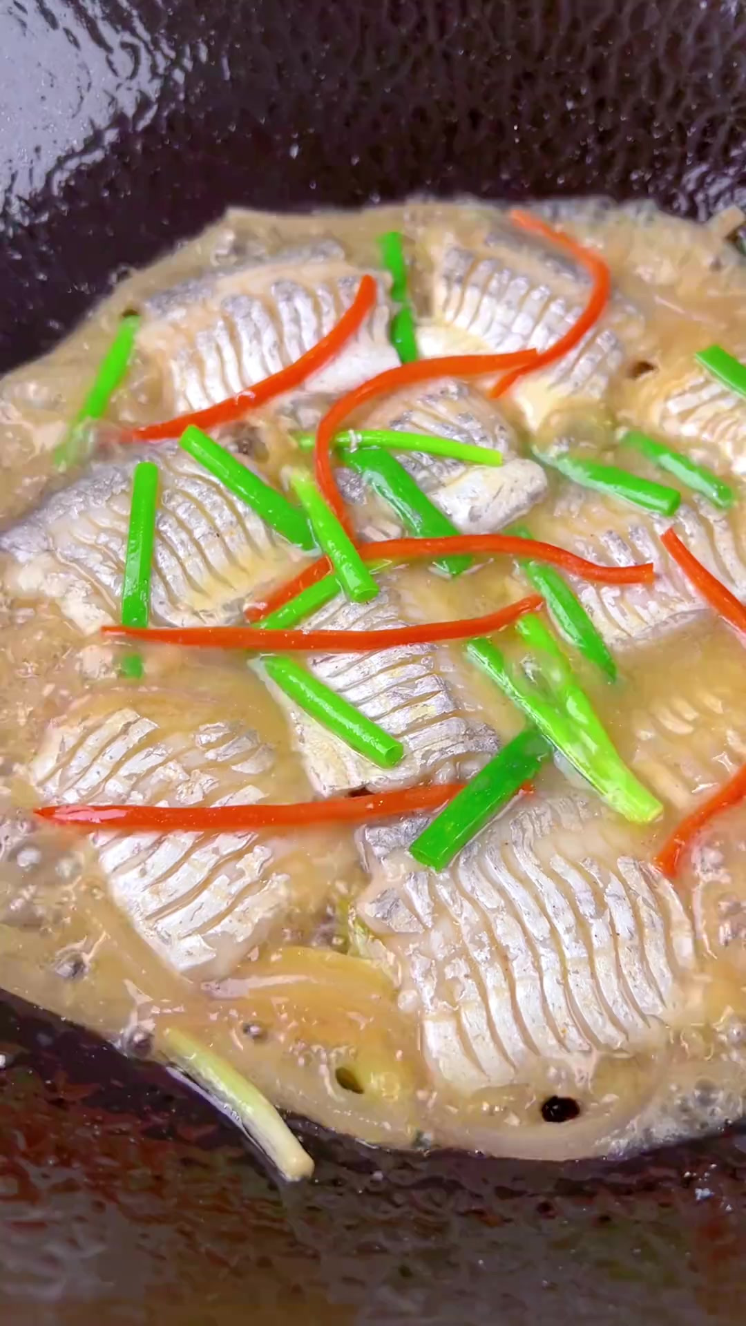 冬吃萝卜夏吃姜,萝卜丝烧带鱼是我们浙江沿海的一道经典名菜～