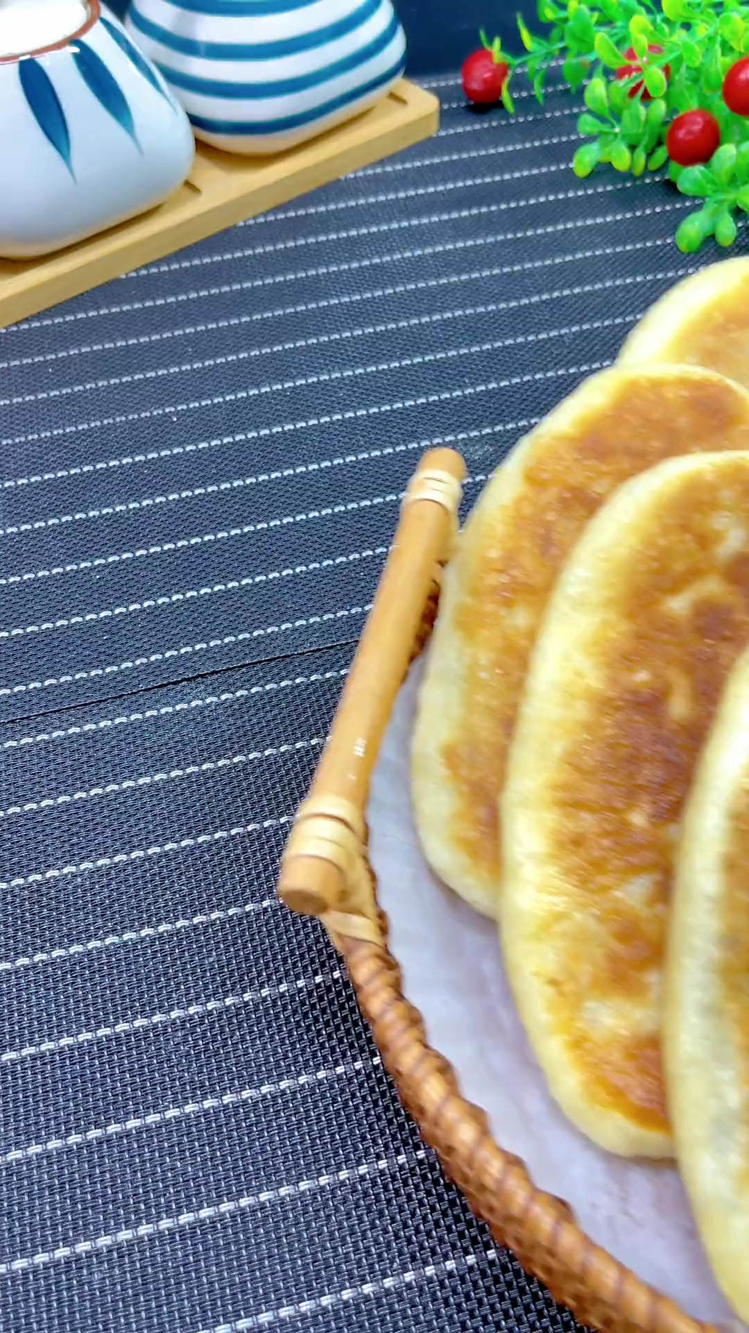 香甜松软的豆沙酥饼,做法简单,家人爱吃