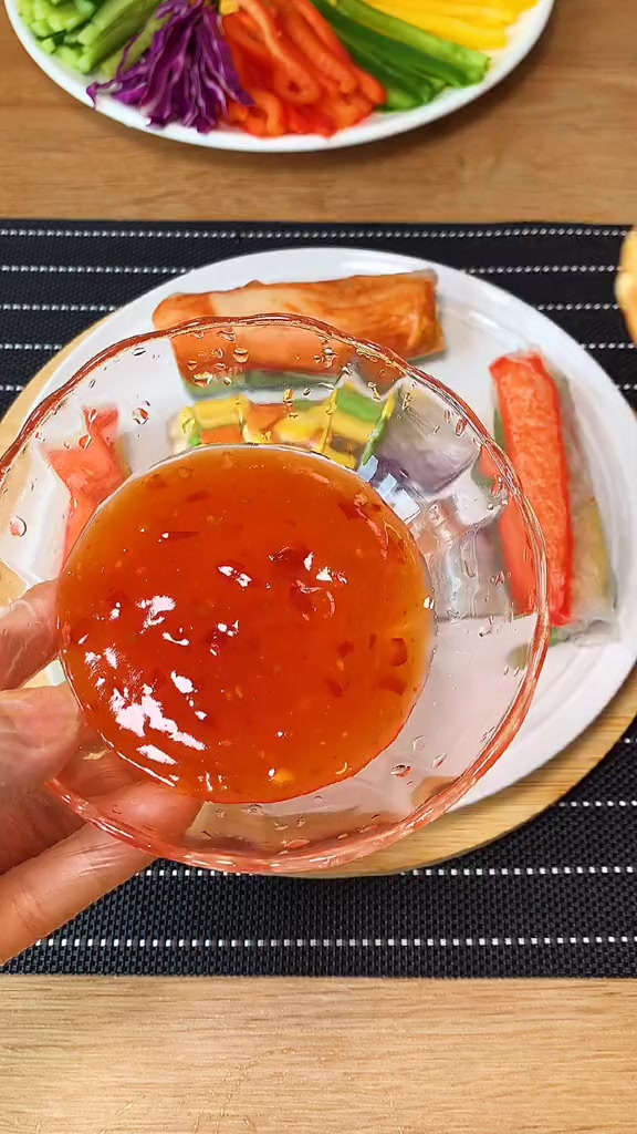 一张春饼皮,裹上蔬菜,水果,剩菜别有一番风味!