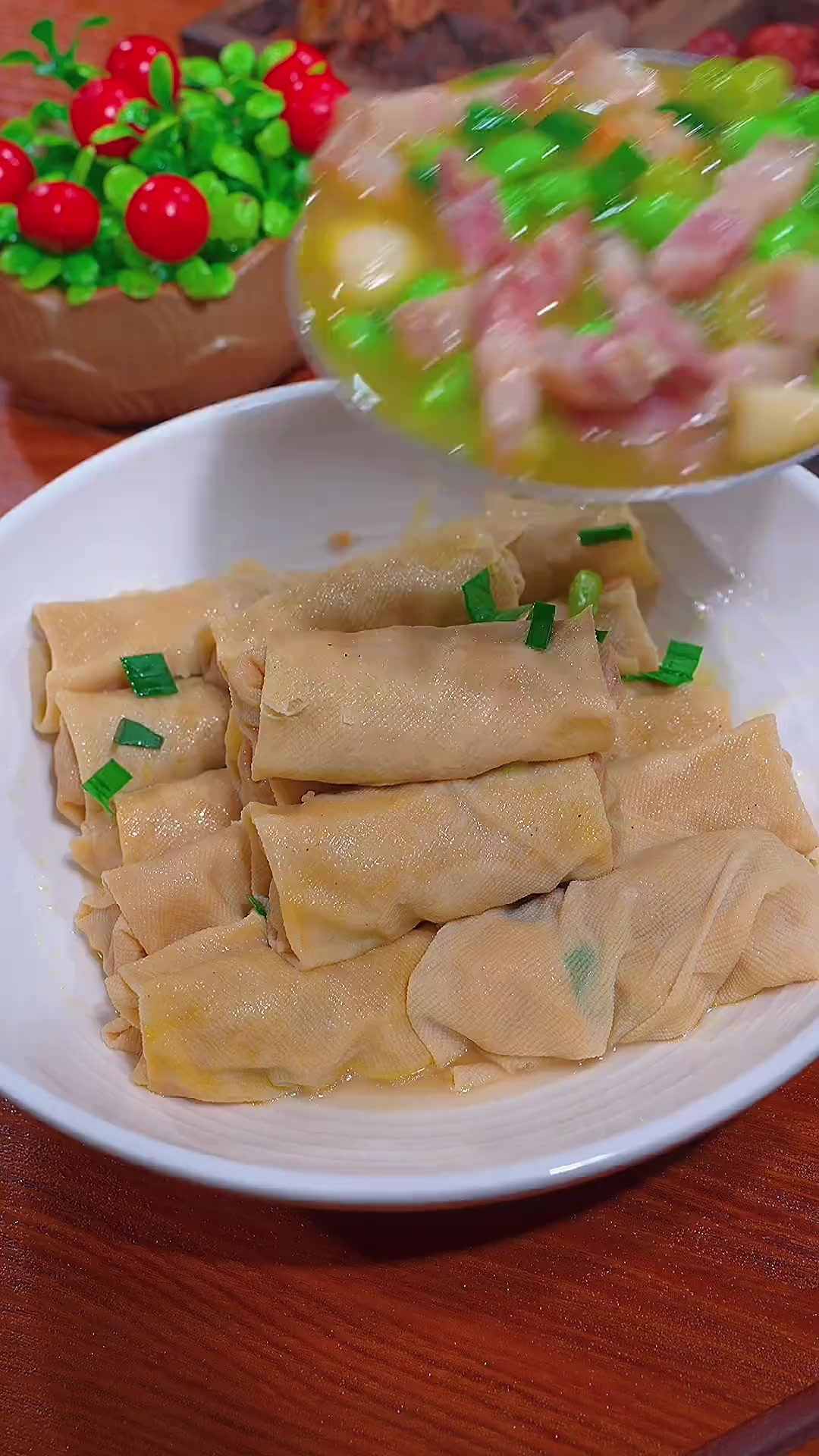 江浙沪人民非常喜欢的三鲜千张包鲜到点眉毛