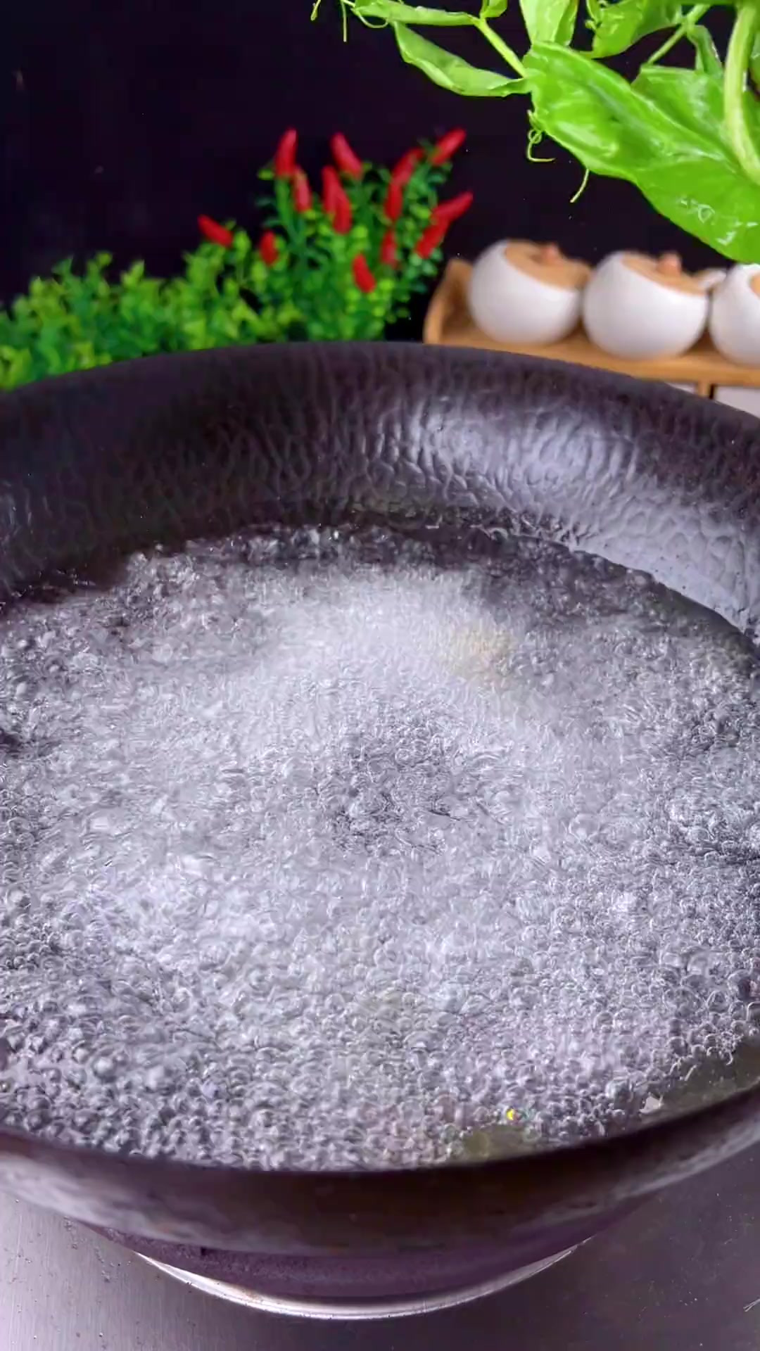 现在正是吃豌豆苗的季节,今天分享一个上汤豌豆苗～