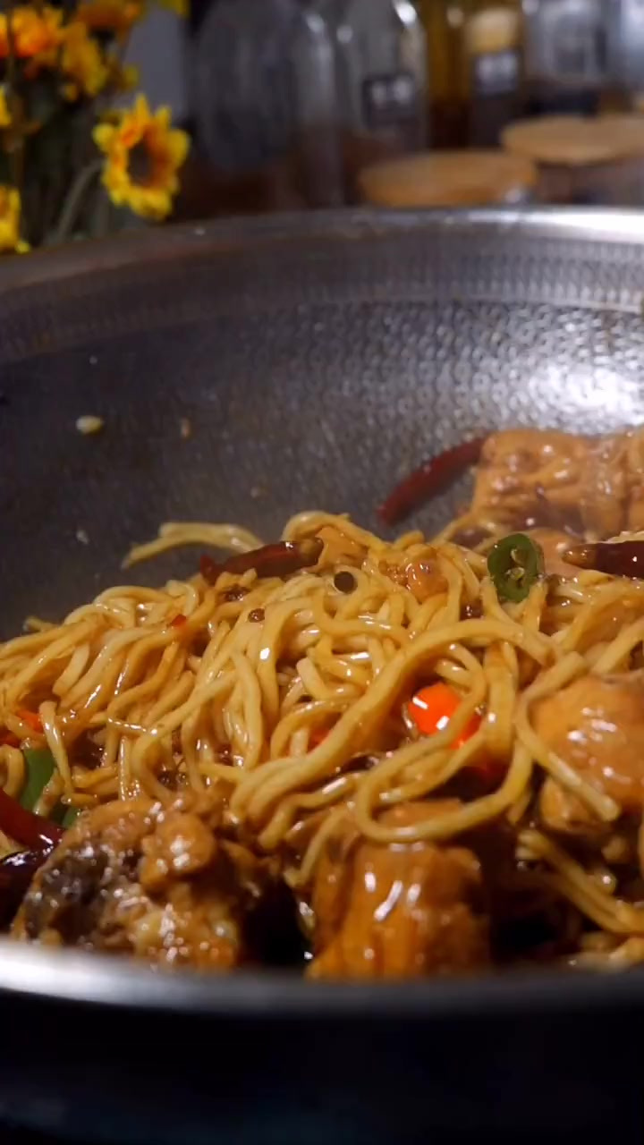 最好吃的辣鸡焖面，我对天发誓不好吃来找我