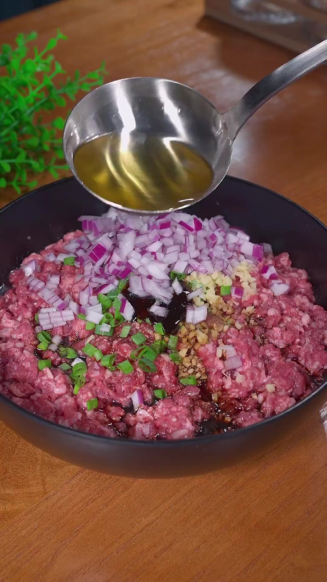 牛肉馅这样调,不膻不柴,鲜嫩多汁!包包子,包饺子都好吃!