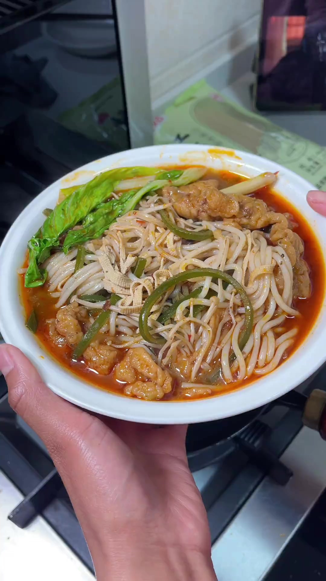 一个人的午饭 家庭版小酥肉麻辣米粉 简单又好吃 吃完浑身暖和和