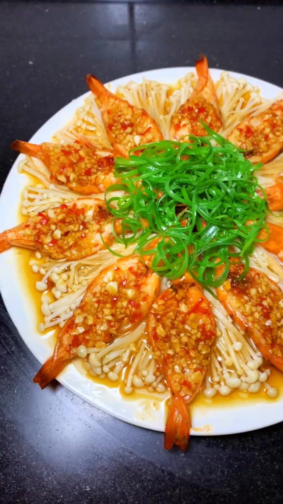 简单又好吃的金针菇蒸虾,快来学着做吧