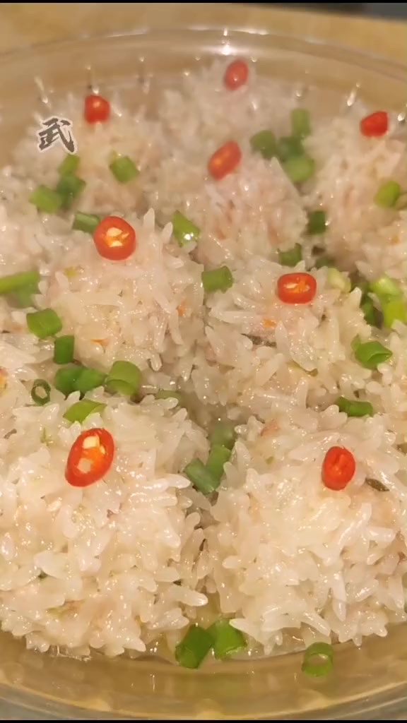 一分钟教会你糯米丸子，软香可口，非常简单，保证你眼会手也会！