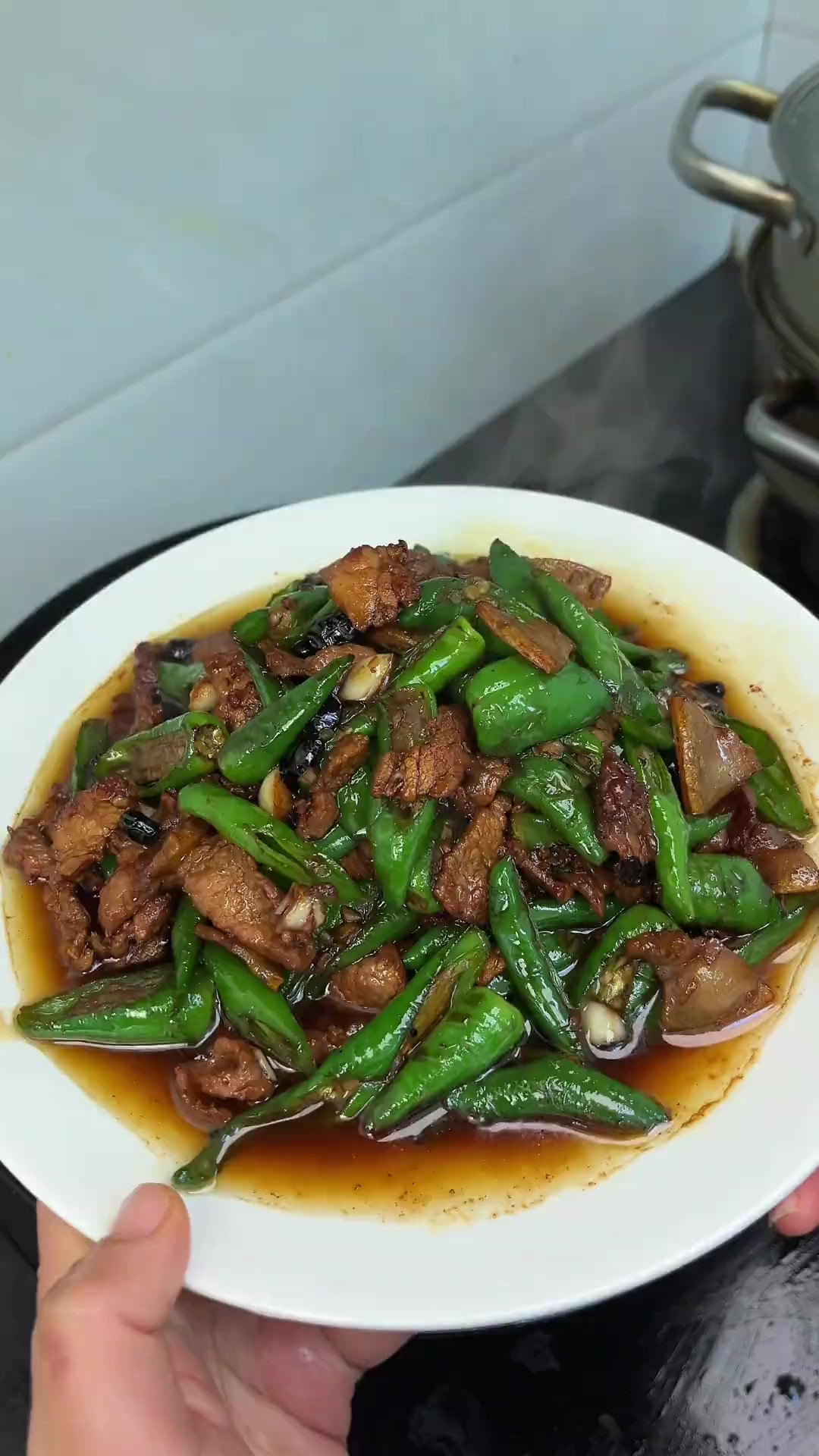 欢迎收看江西人的年夜饭菜单之《辣椒炒肉》